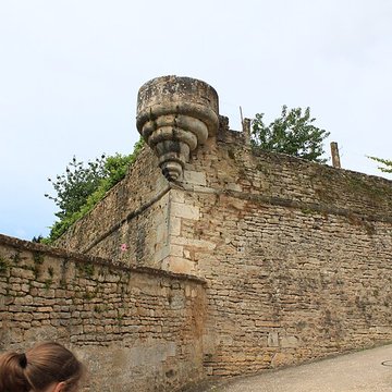 Enceinte de Montréal dans lYonne