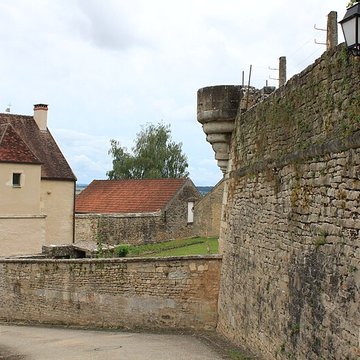 Enceinte de Montréal dans lYonne