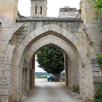 Enceinte de Montréal dans lYonne