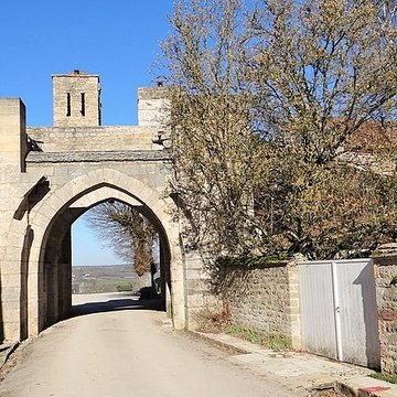 Enceinte de Montréal dans lYonne