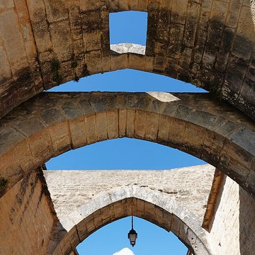 Enceinte de Montréal dans lYonne