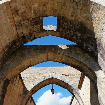 Enceinte de Montréal dans lYonne