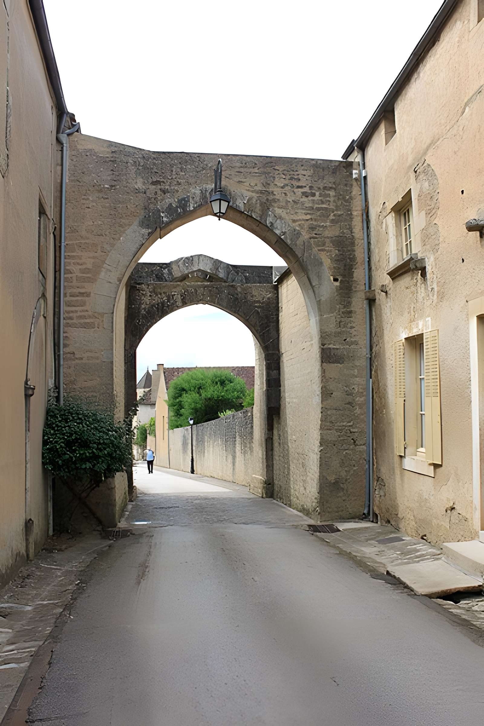 Enceinte de Montréal dans l'Yonne