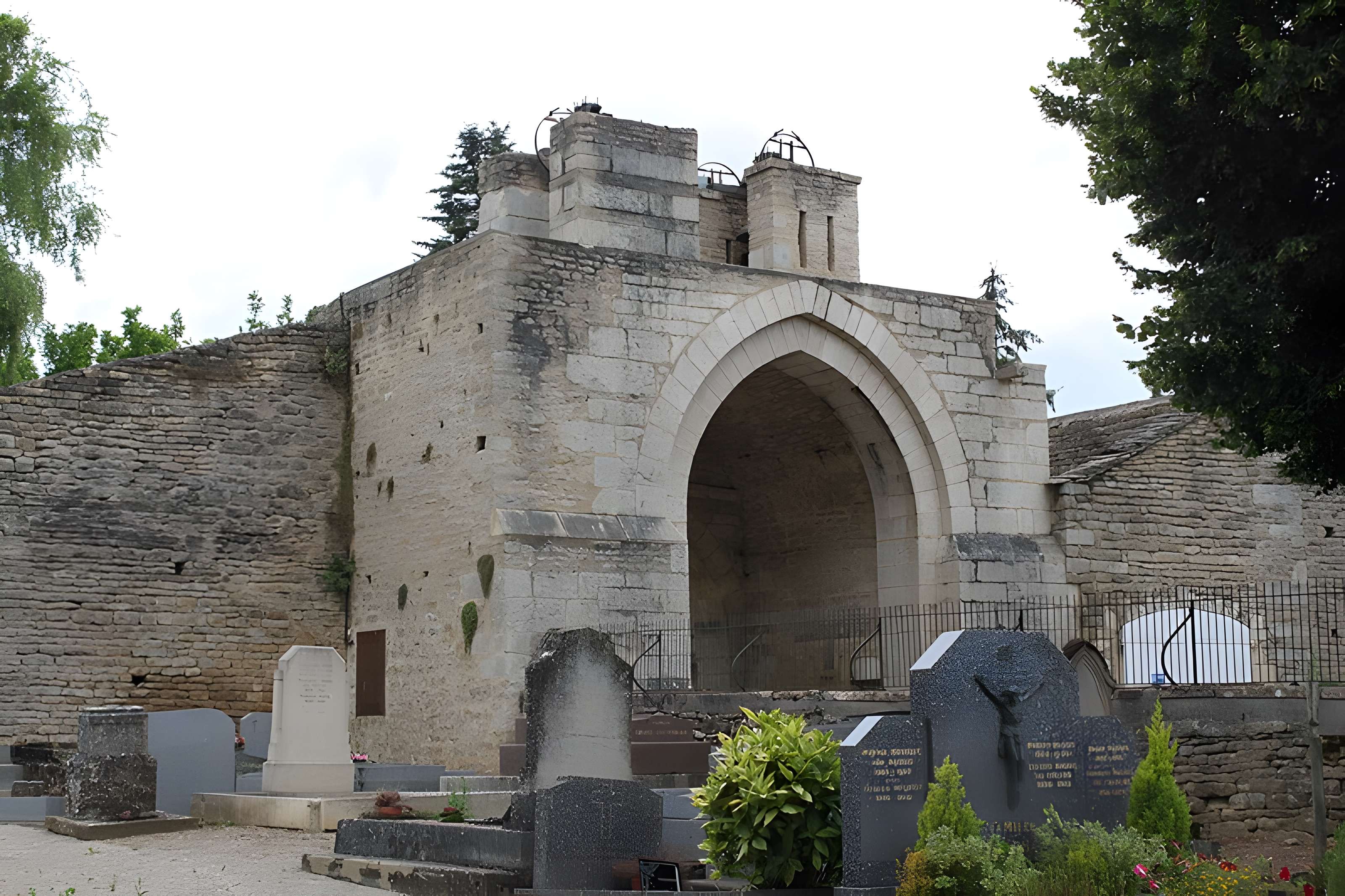 Enceinte de Montréal dans l'Yonne