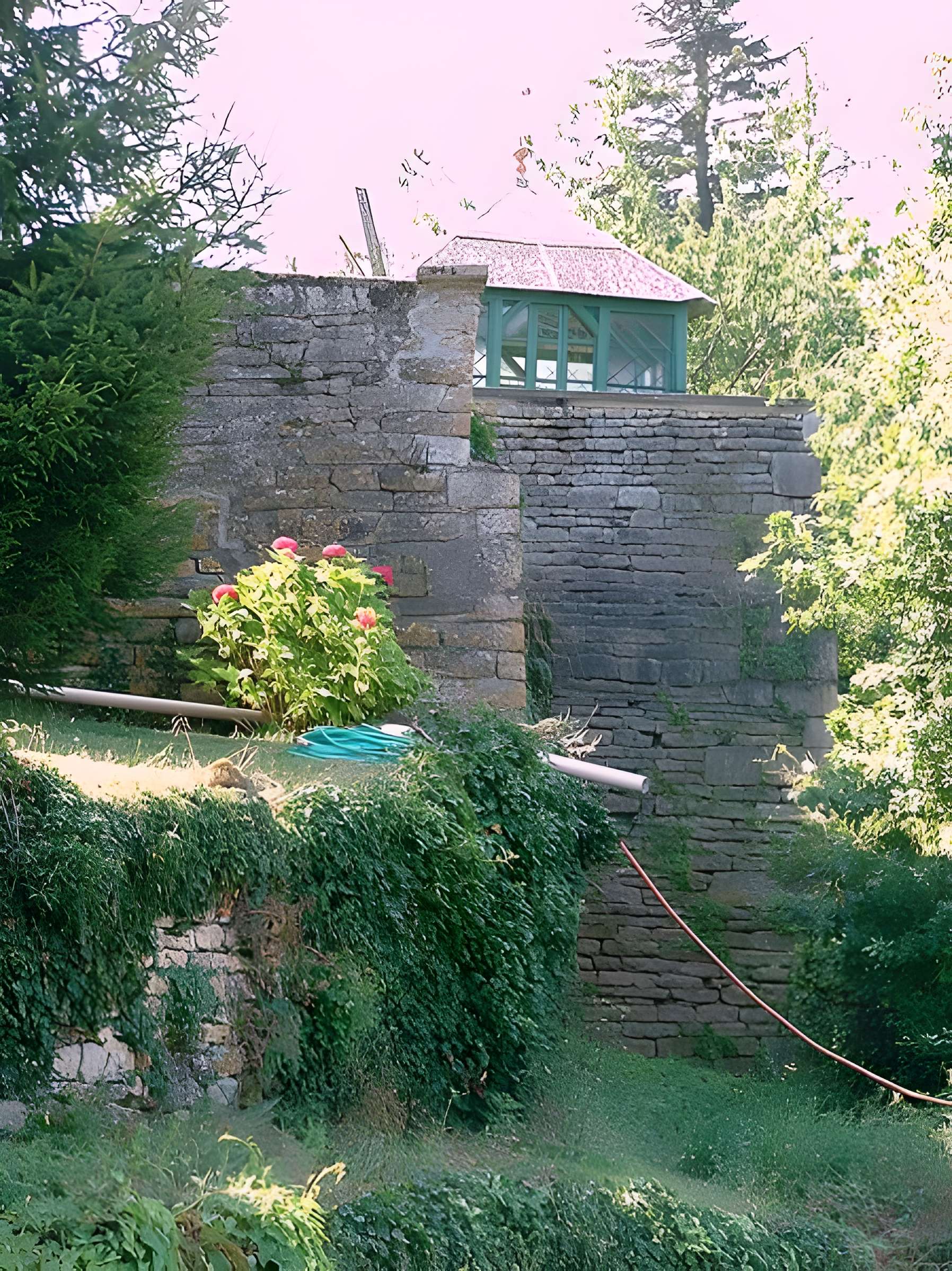 Enceinte de Montréal dans l'Yonne