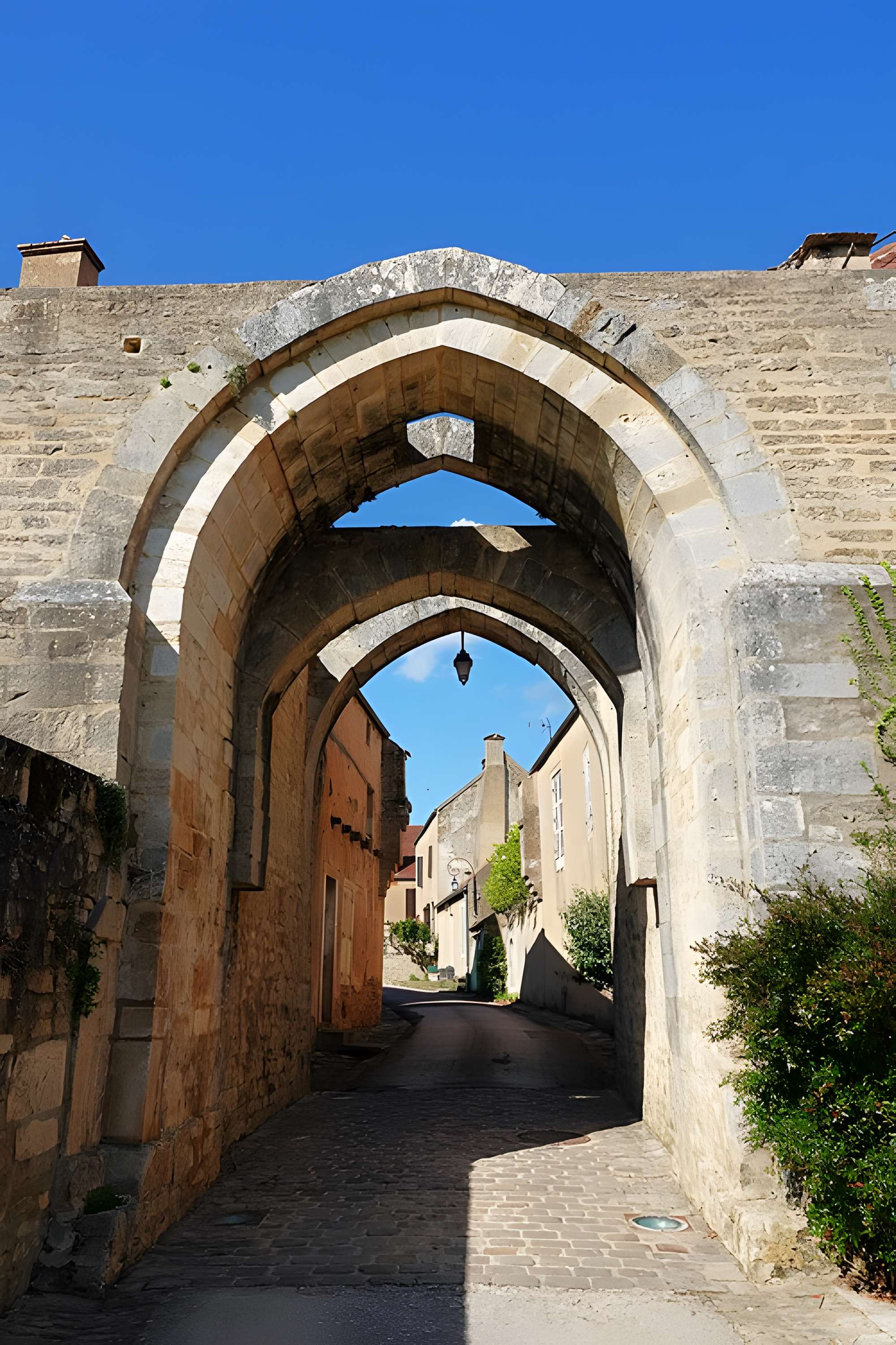 Enceinte de Montréal dans l'Yonne