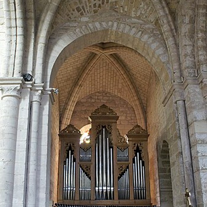 Photo de Église Saint-Pierre de Bourgogne