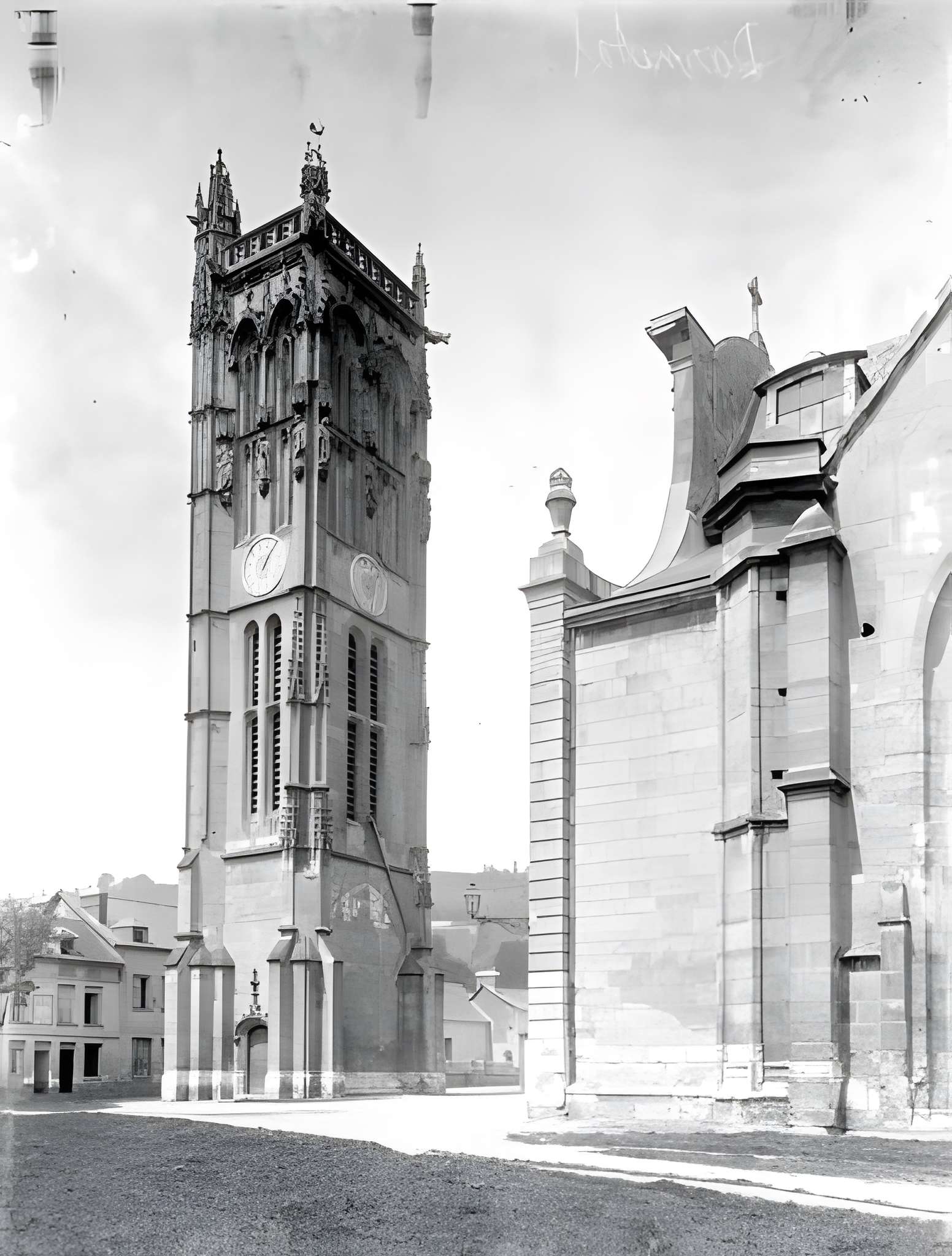 Église Saint-Pierre de Carville et Tour Henri IV