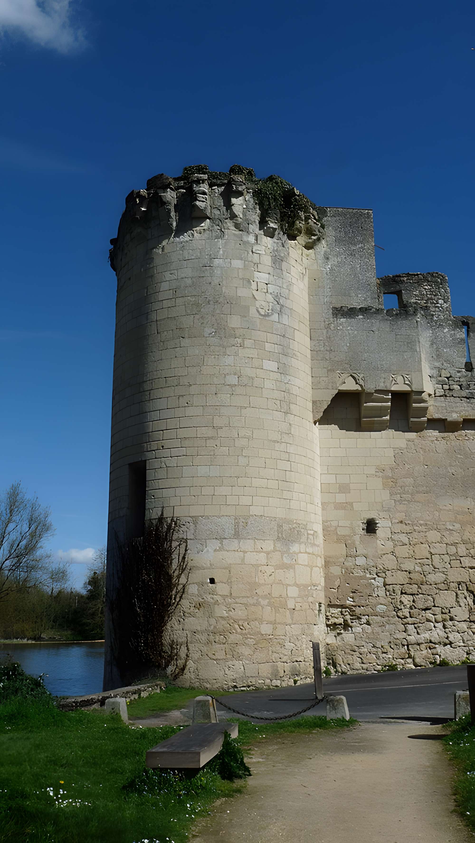 Enceinte de Montreuil-Bellay