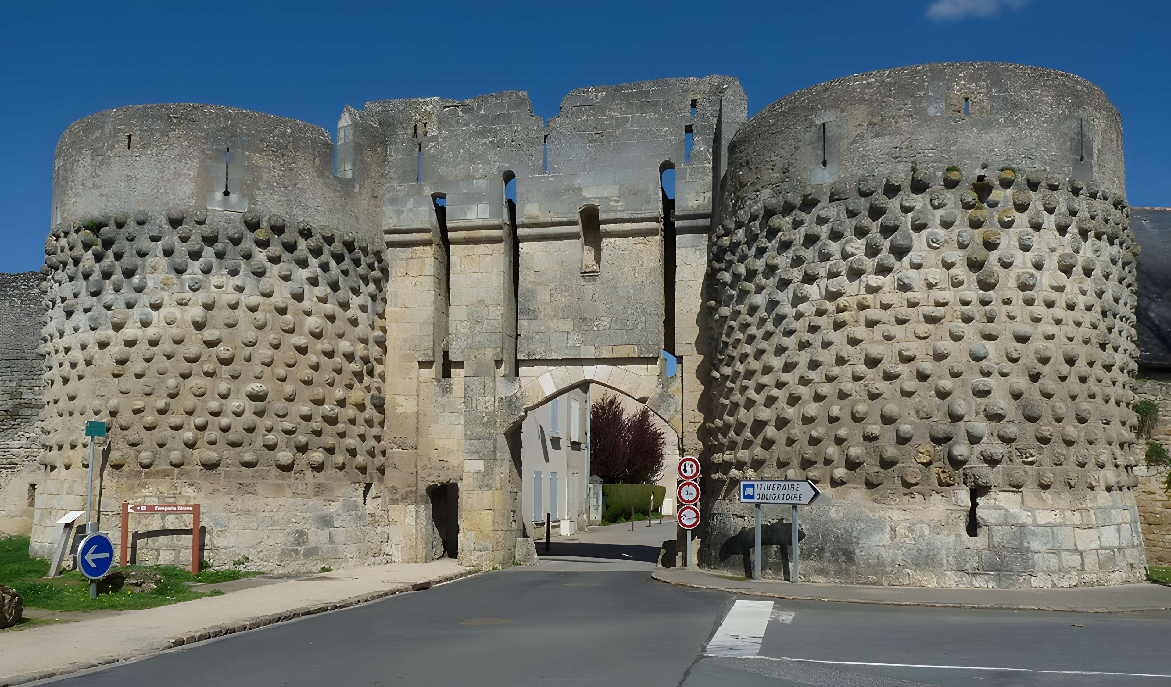 Enceinte de Montreuil-Bellay