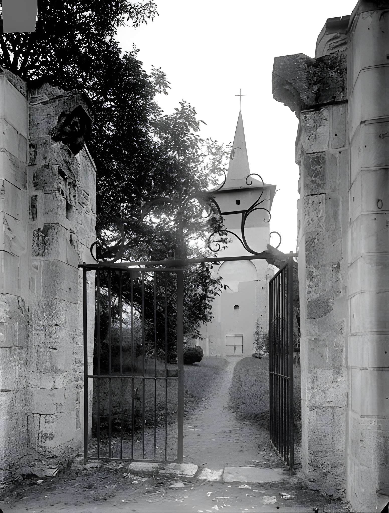 Église Saint-Pierre de Champvoux