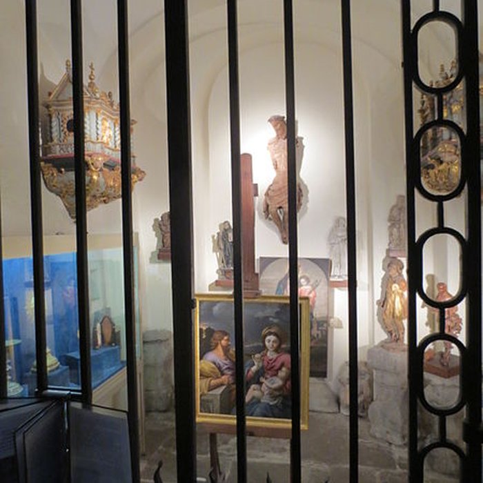 Photo de Église Saint-Pierre de Château-Chalon