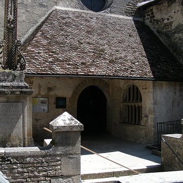 Église Saint-Pierre de Château-Chalon