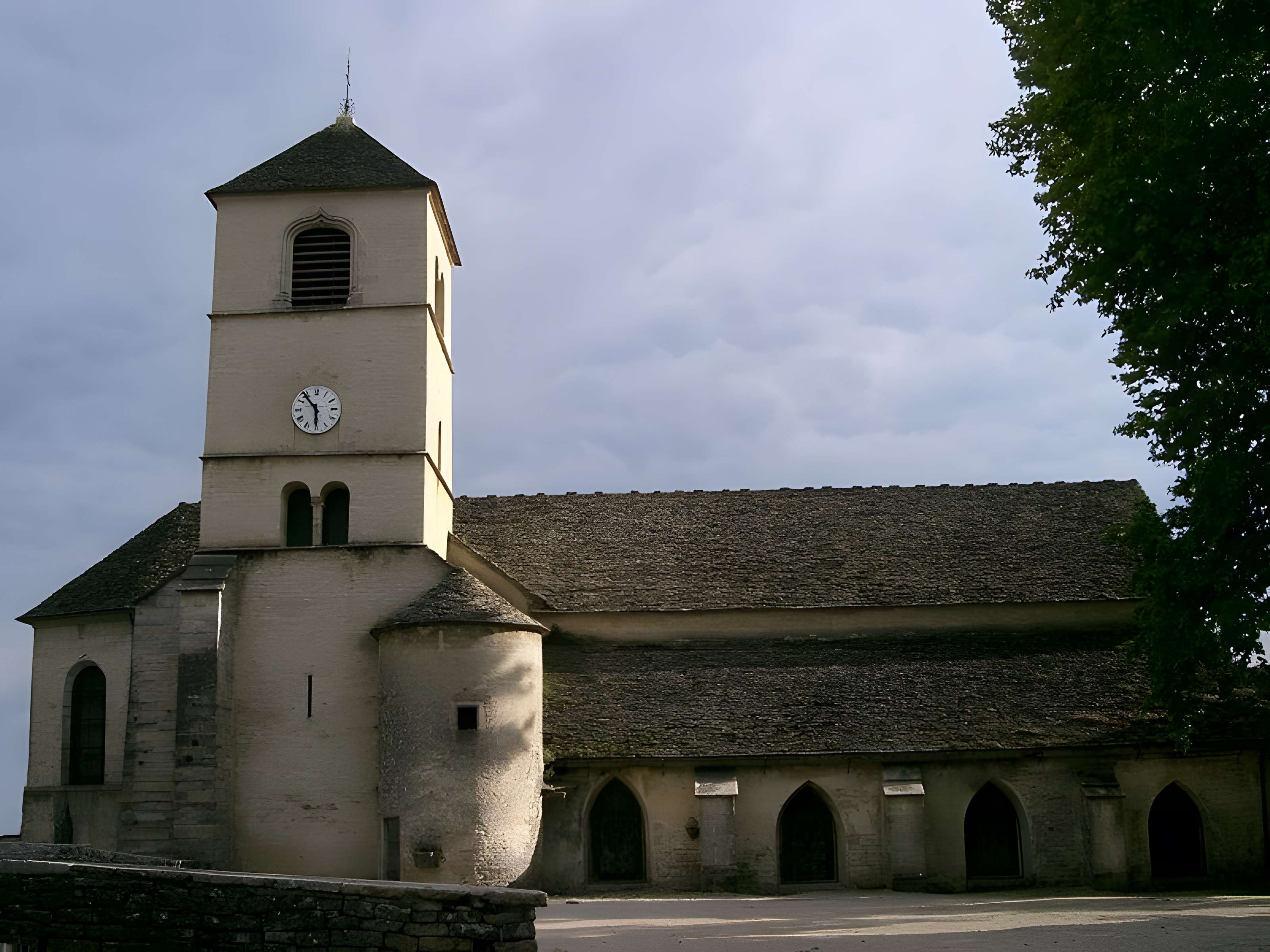 Église Saint-Pierre de Château-Chalon 