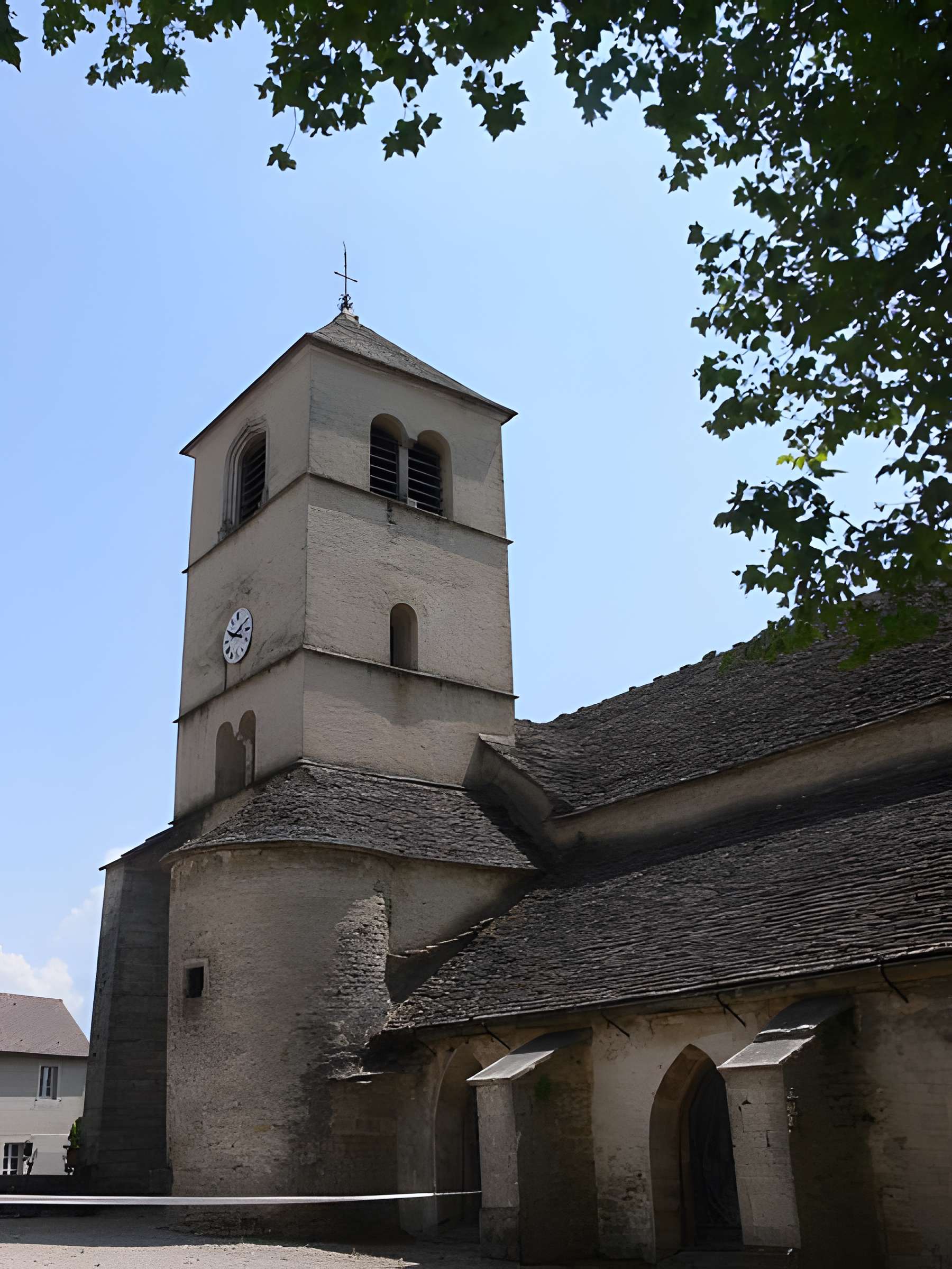 Église Saint-Pierre de Château-Chalon