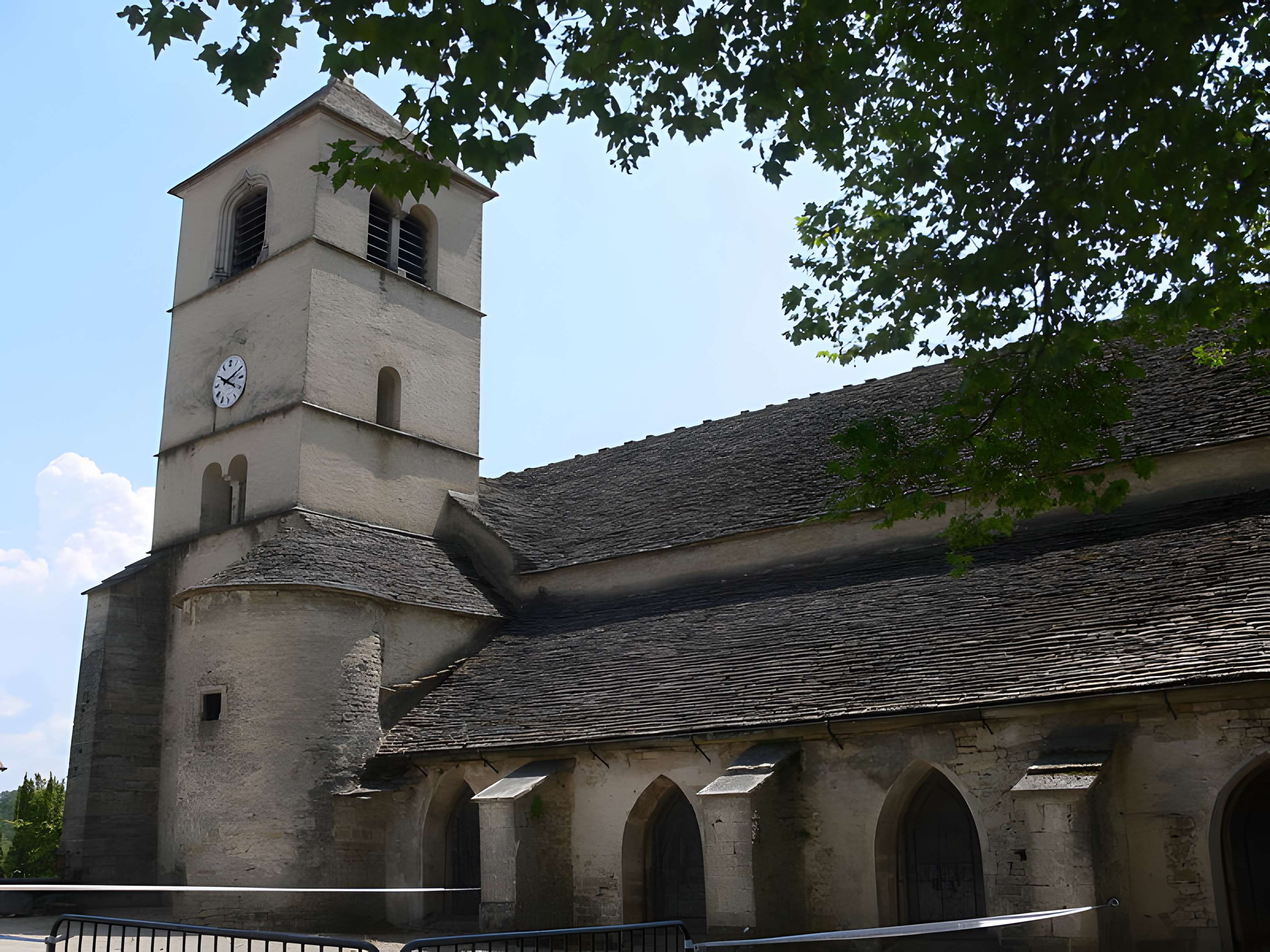 Église Saint-Pierre de Château-Chalon