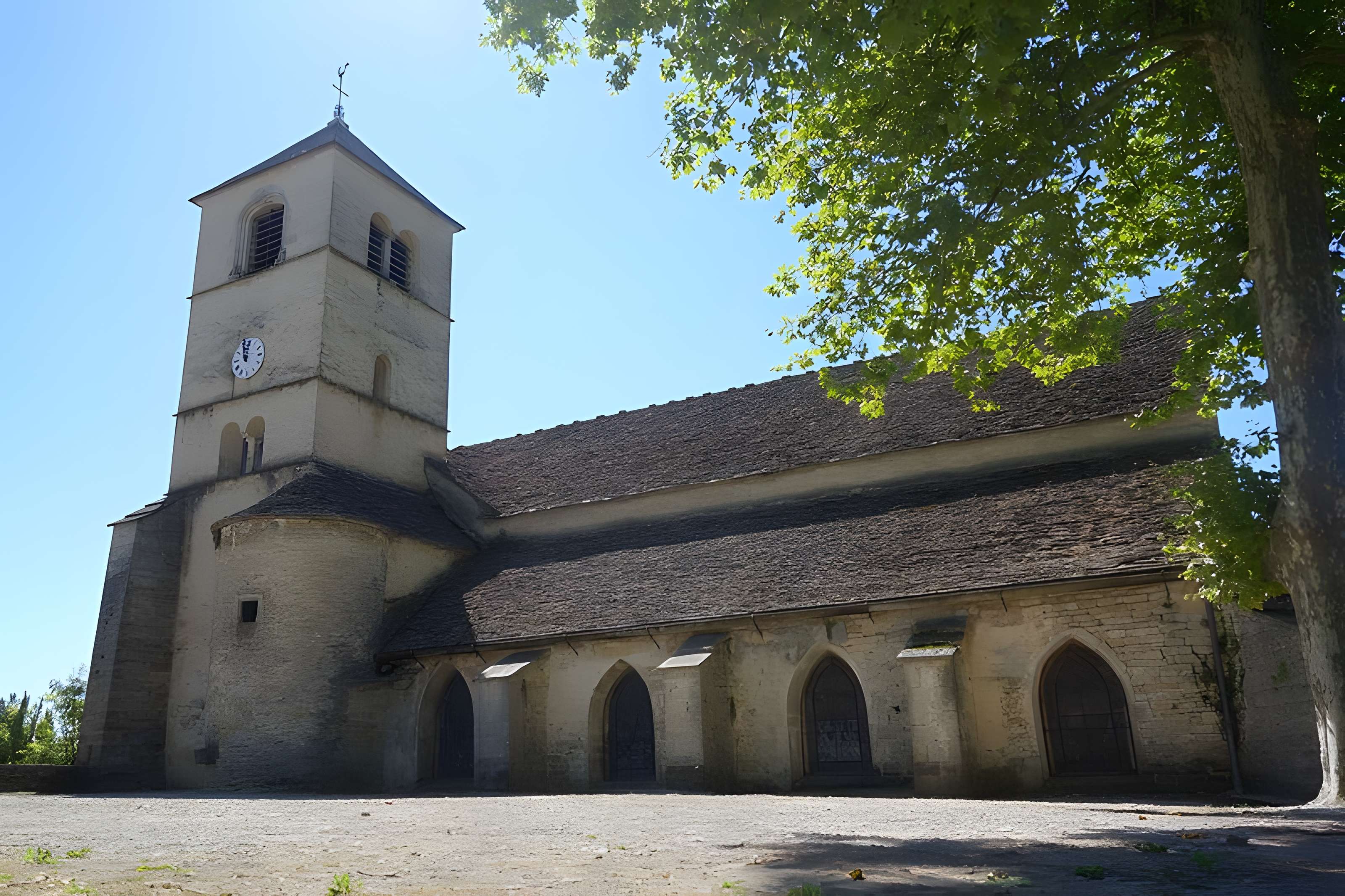 Église Saint-Pierre de Château-Chalon