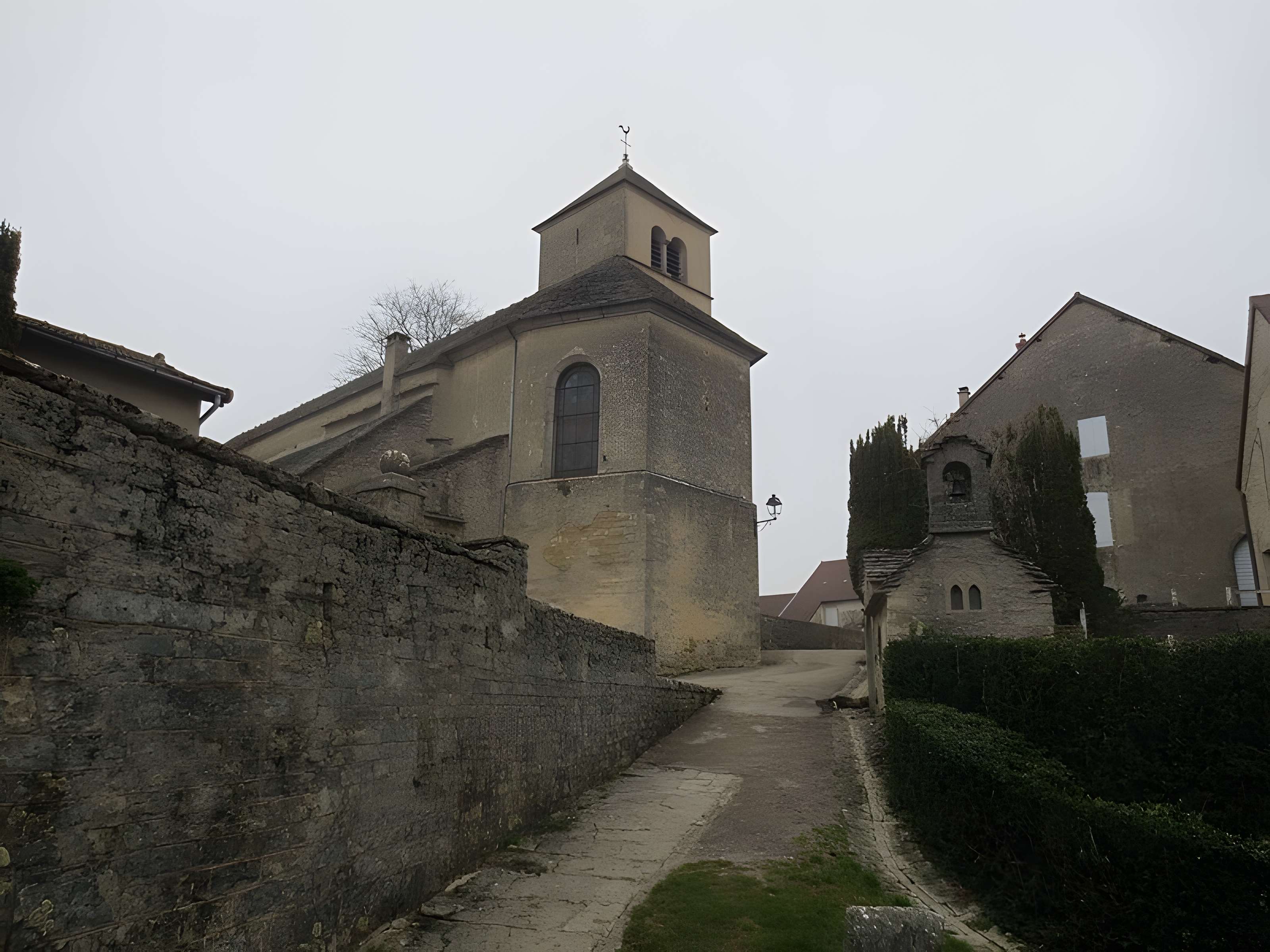 Église Saint-Pierre de Château-Chalon