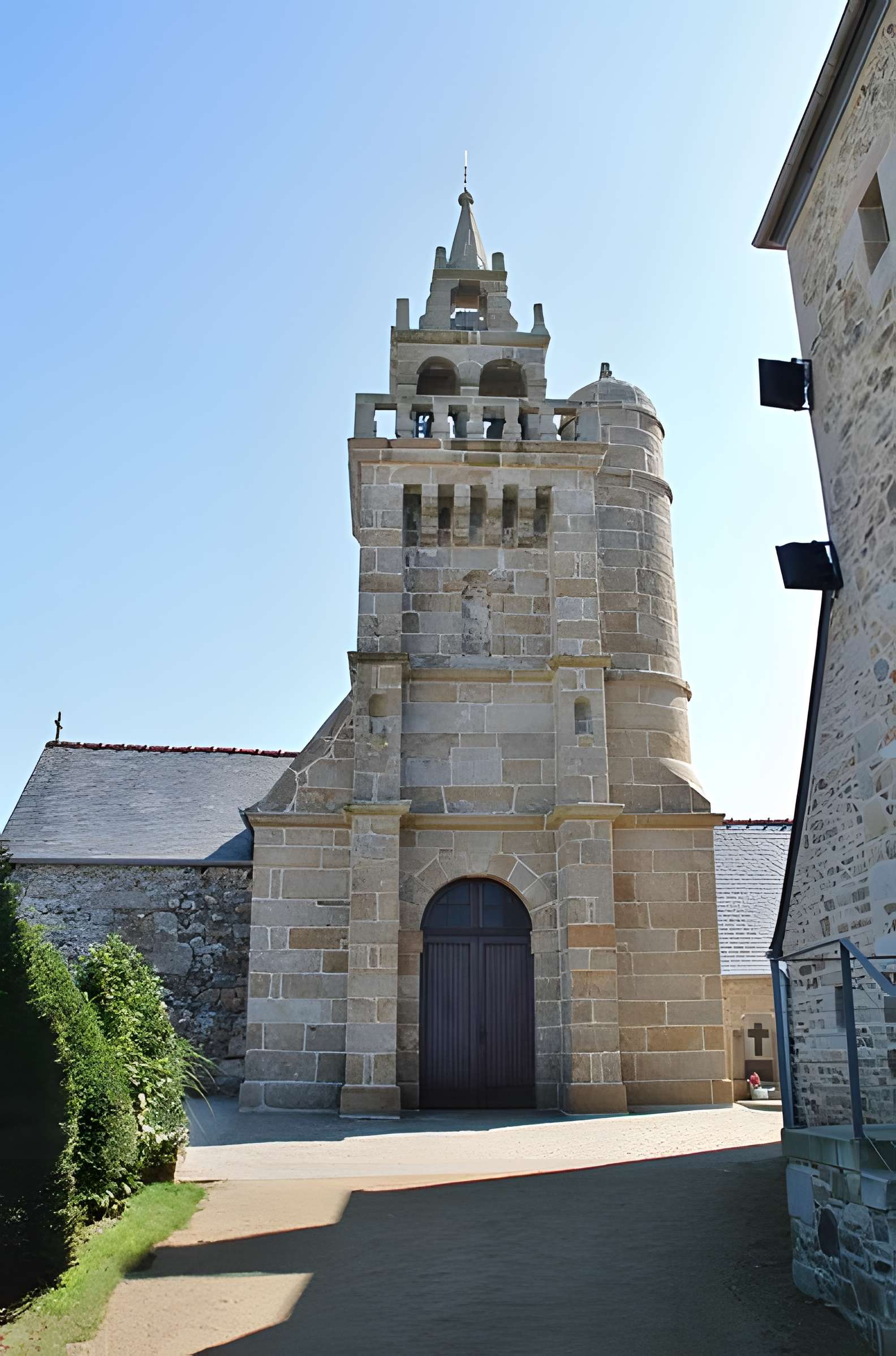 Église Saint-Pierre de Coatréven