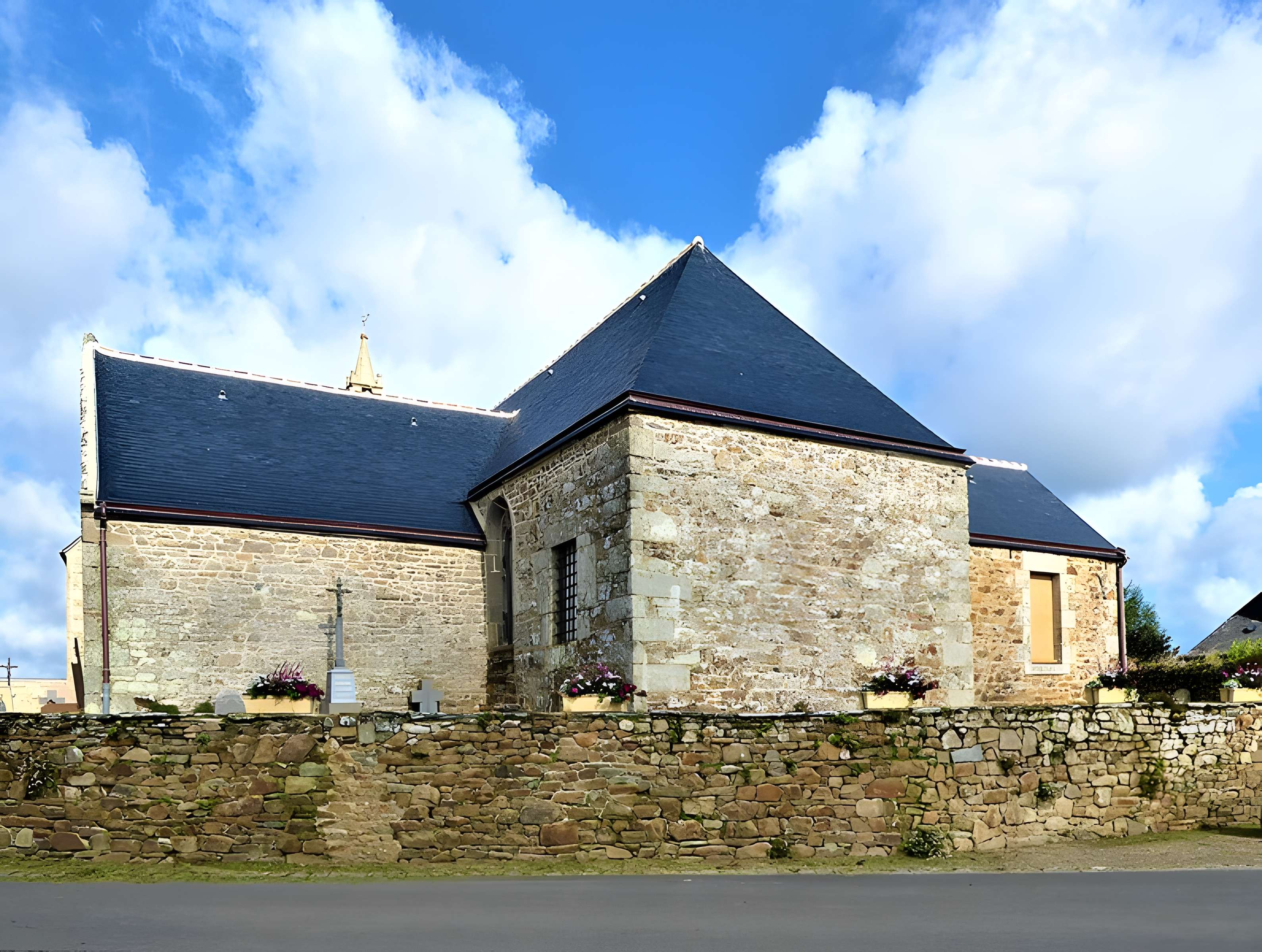 Église Saint-Pierre de Coatréven