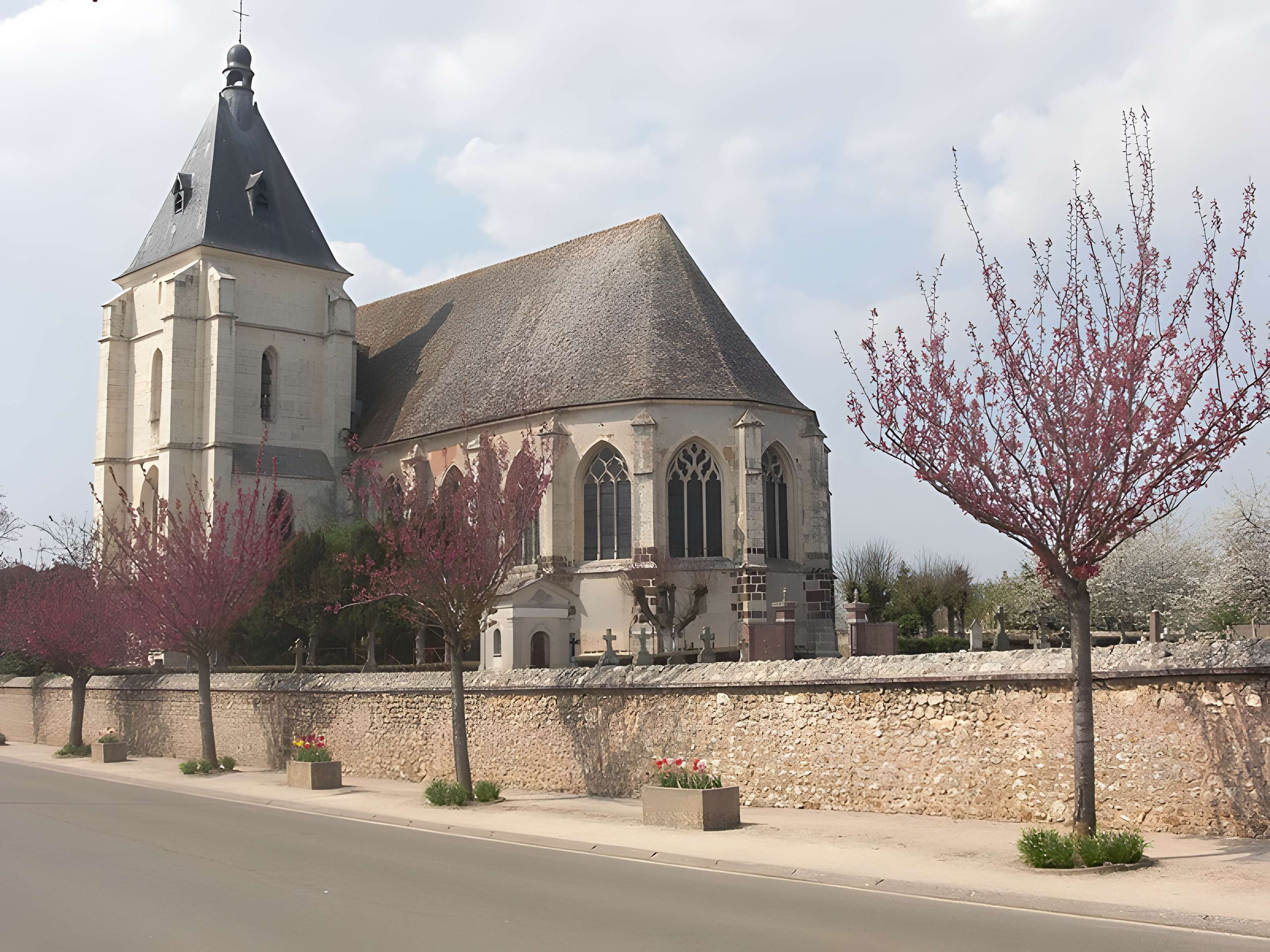 Église Saint-Pierre de Courville-sur-Eure
