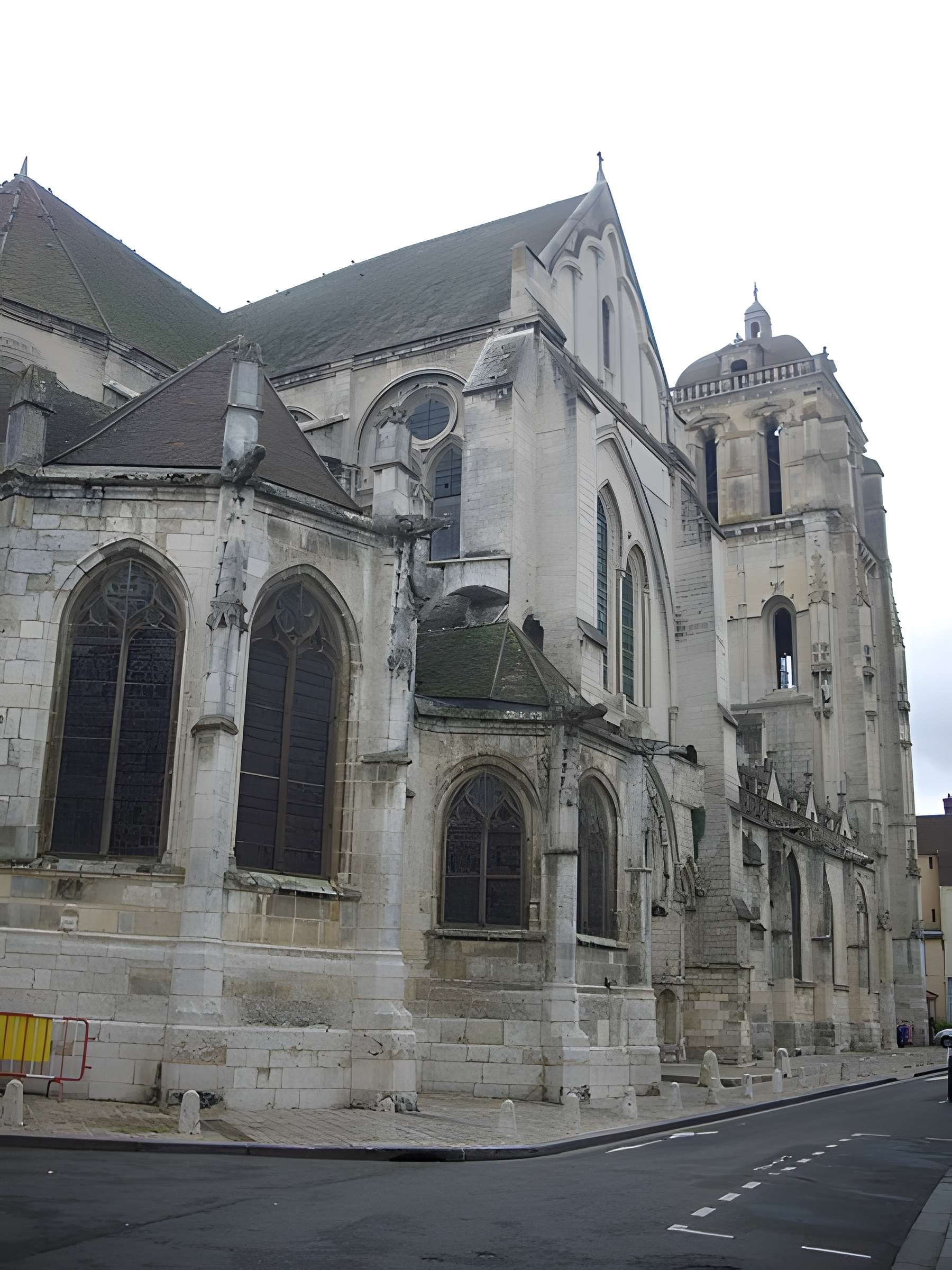 Église Saint-Pierre de Dreux