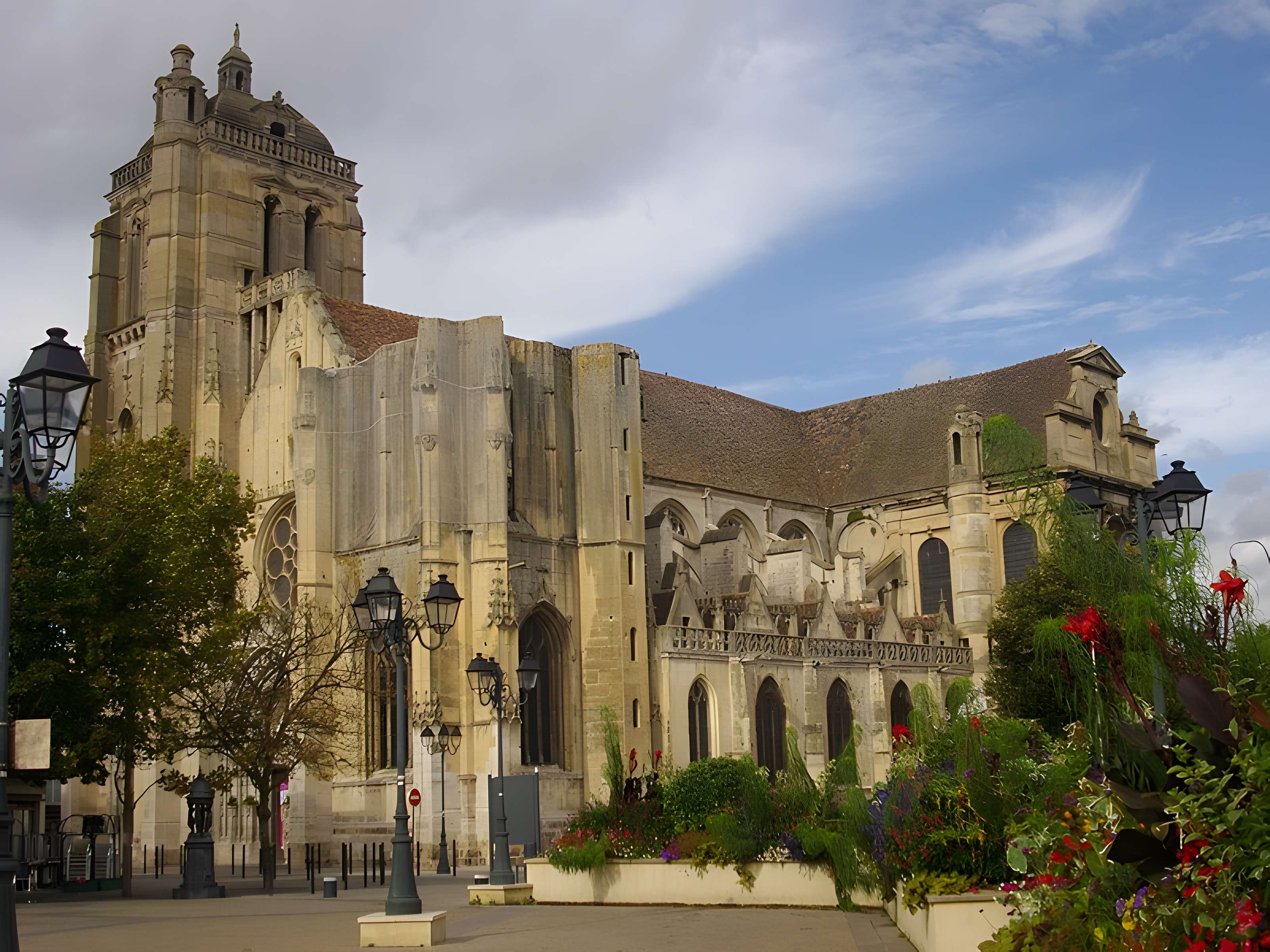 Église Saint-Pierre de Dreux