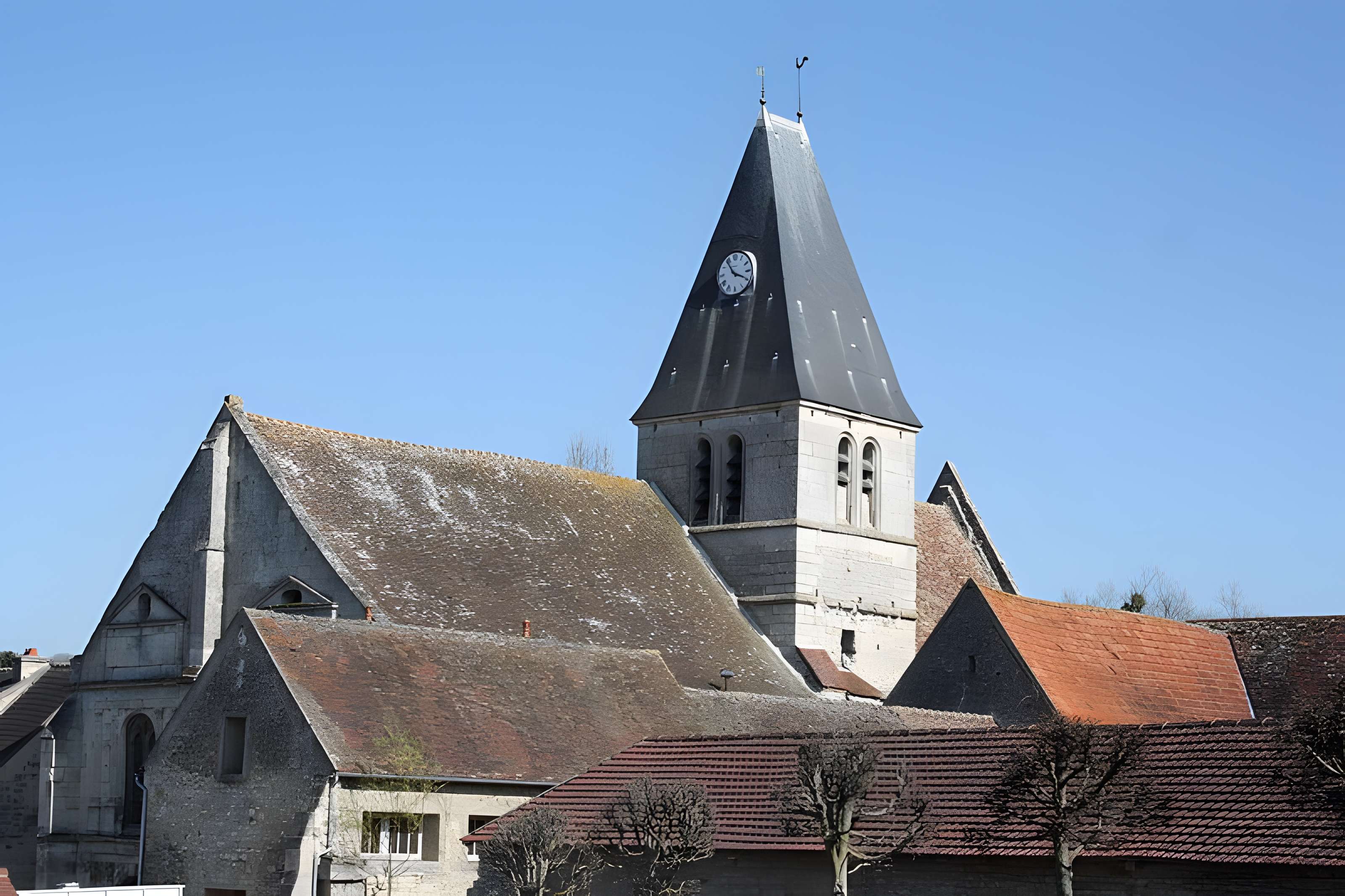 Église Saint-Pierre de Genainville 