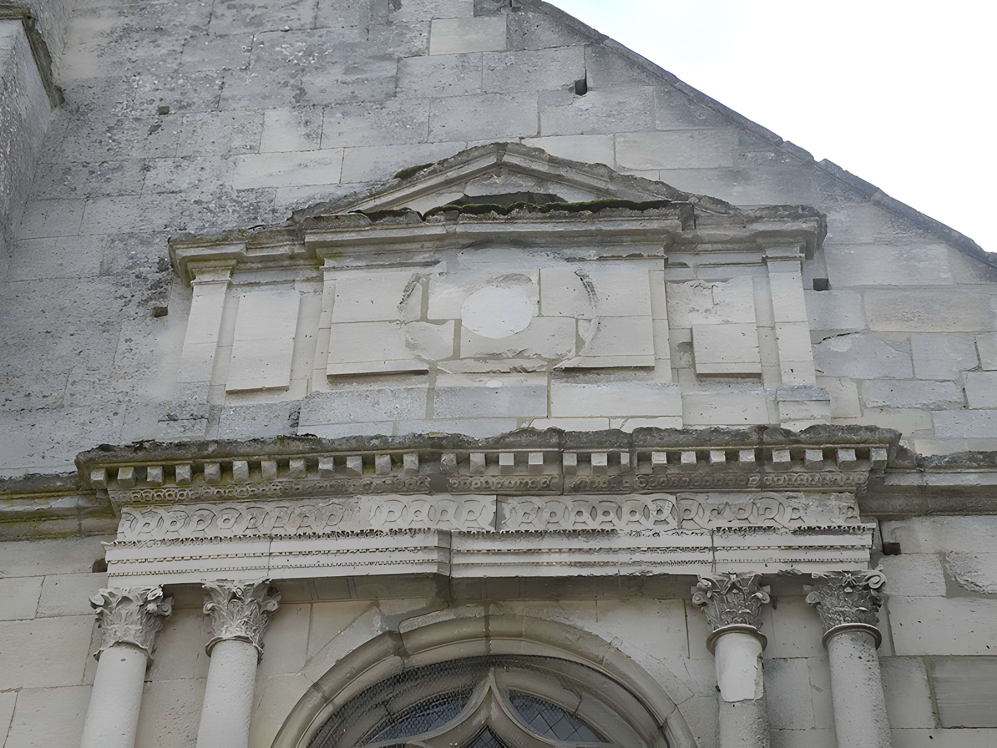 Église Saint-Pierre de Genainville