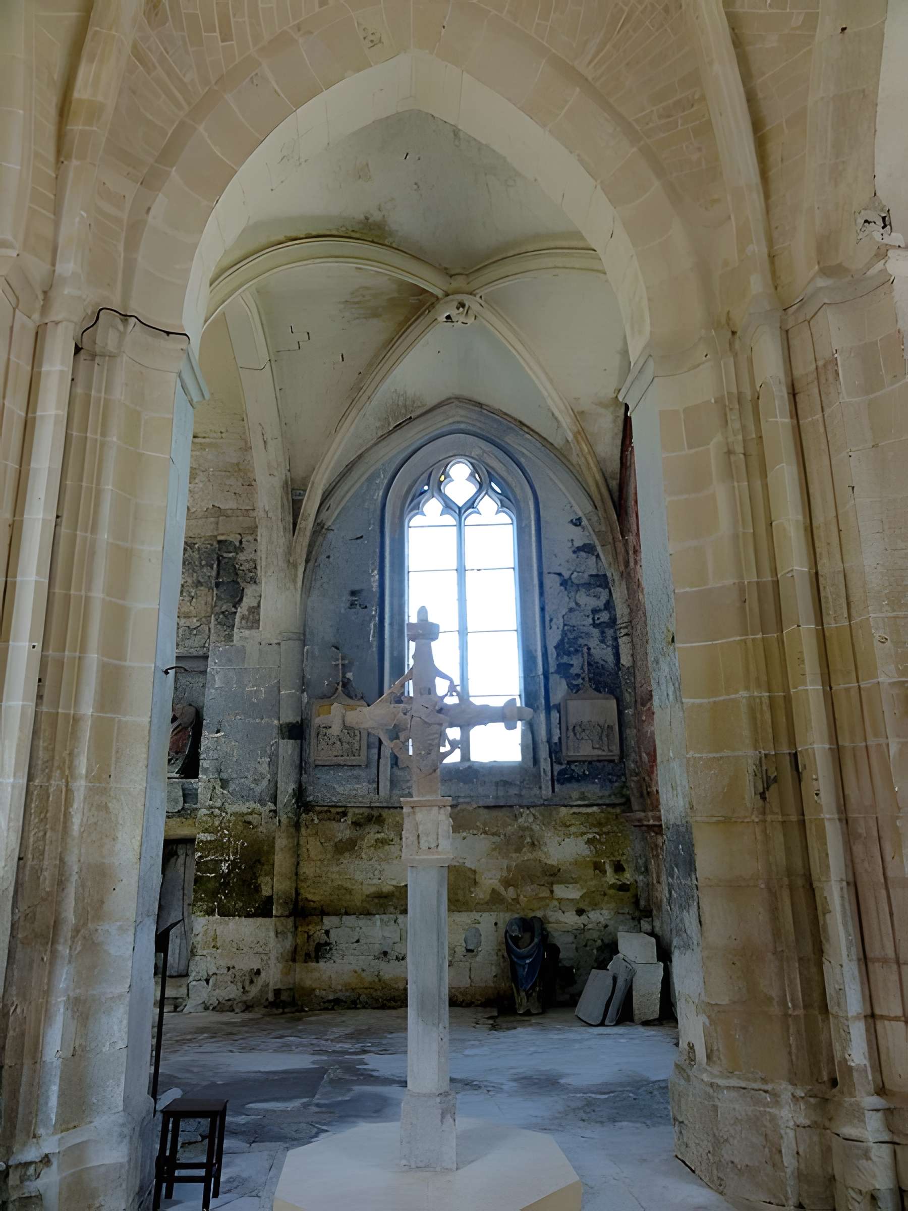 Église Saint-Pierre de Genainville