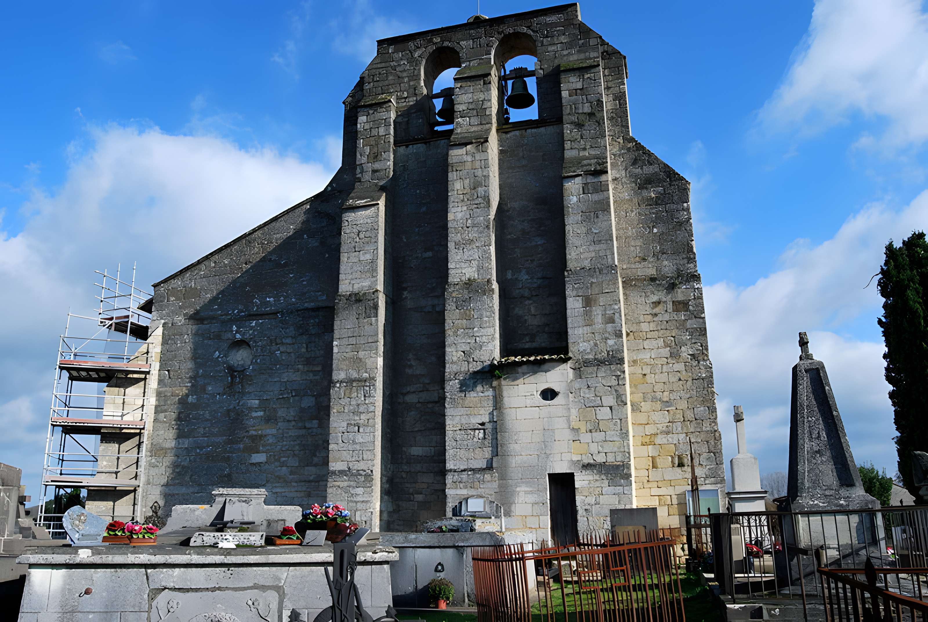 Église Saint-Pierre de La Sauve