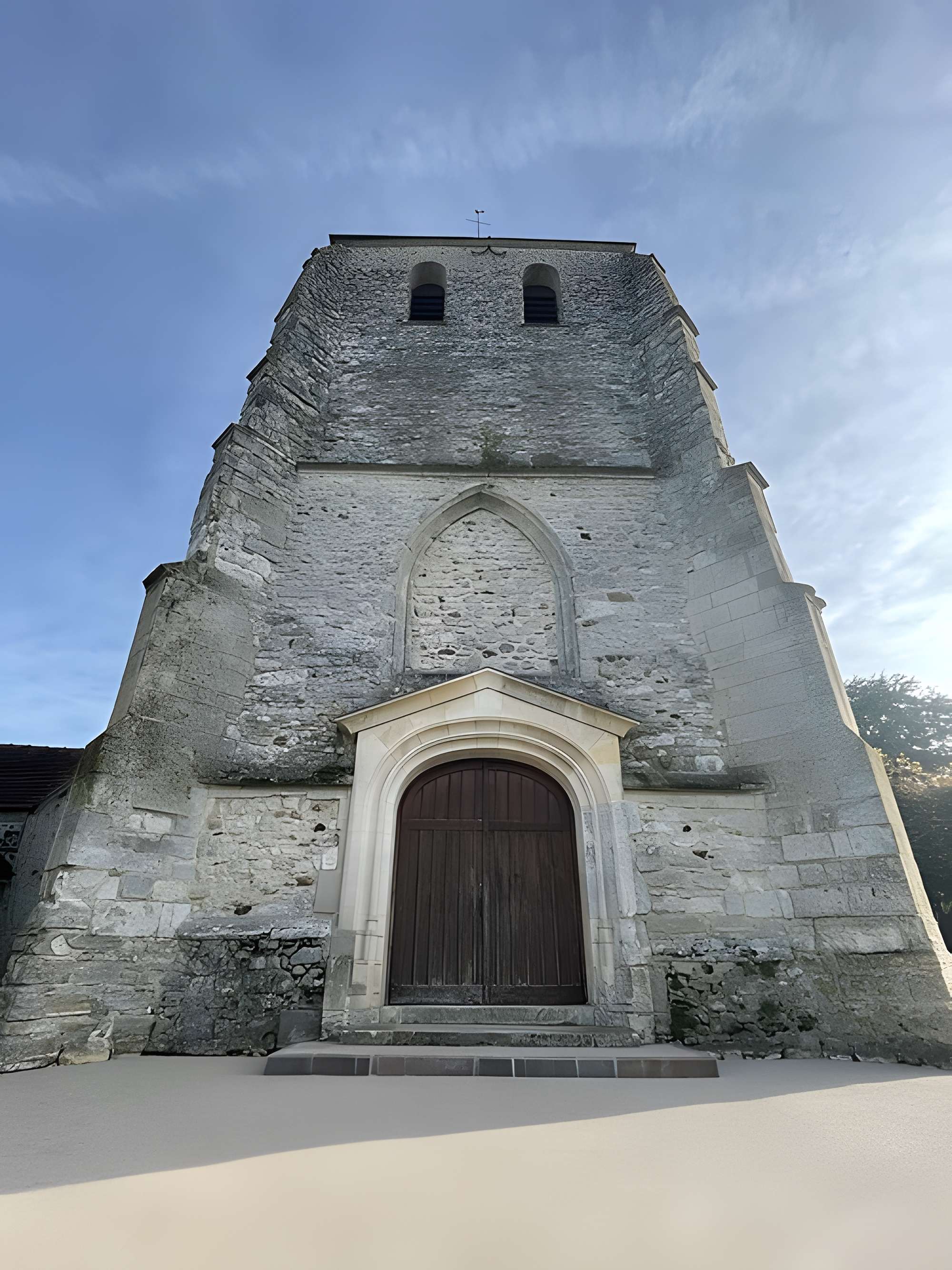 Église Saint-Pierre de Longnes