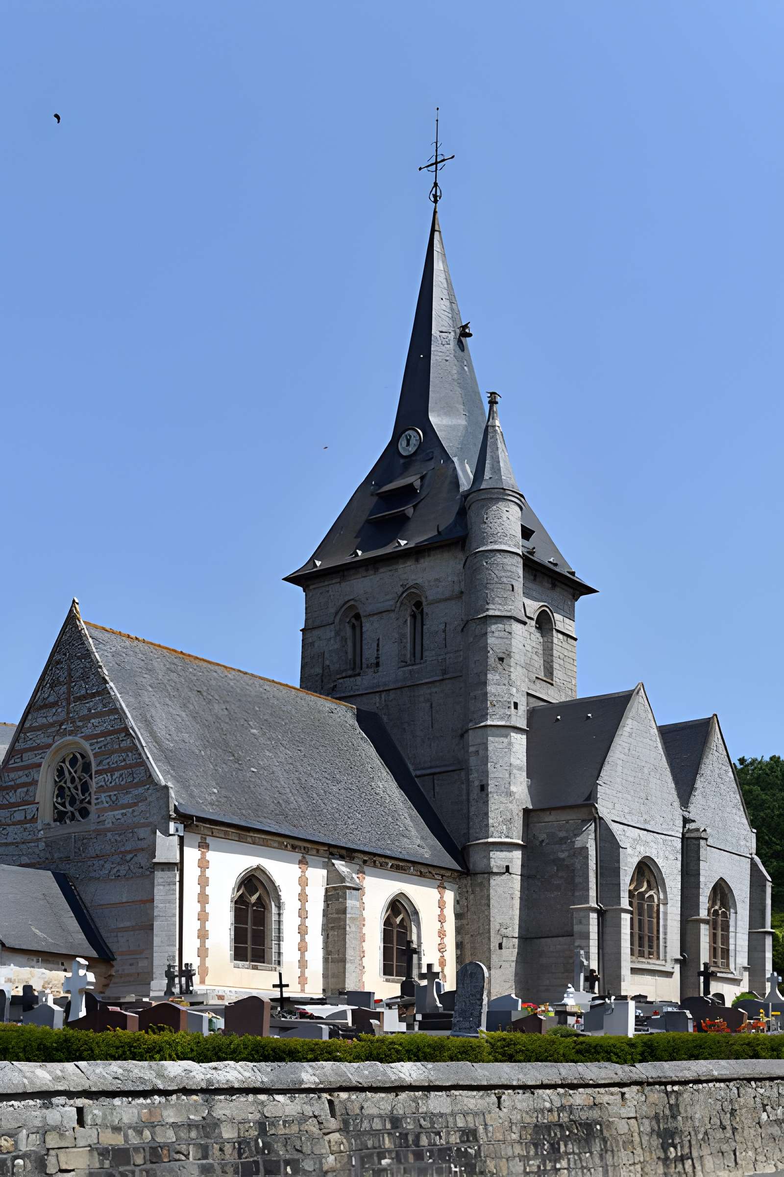 Église Saint-Pierre de Longueil