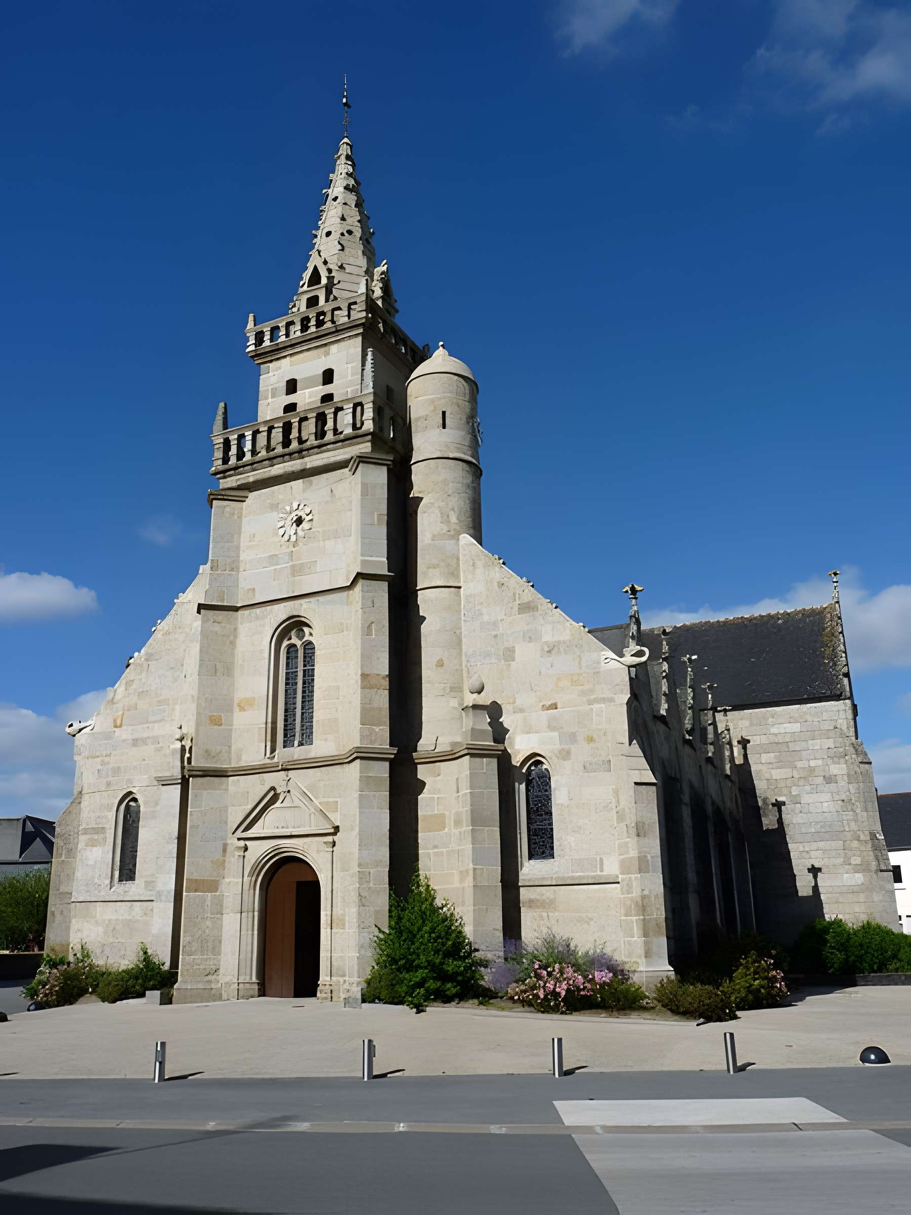 Église Saint-Pierre de Maël-Carhaix 