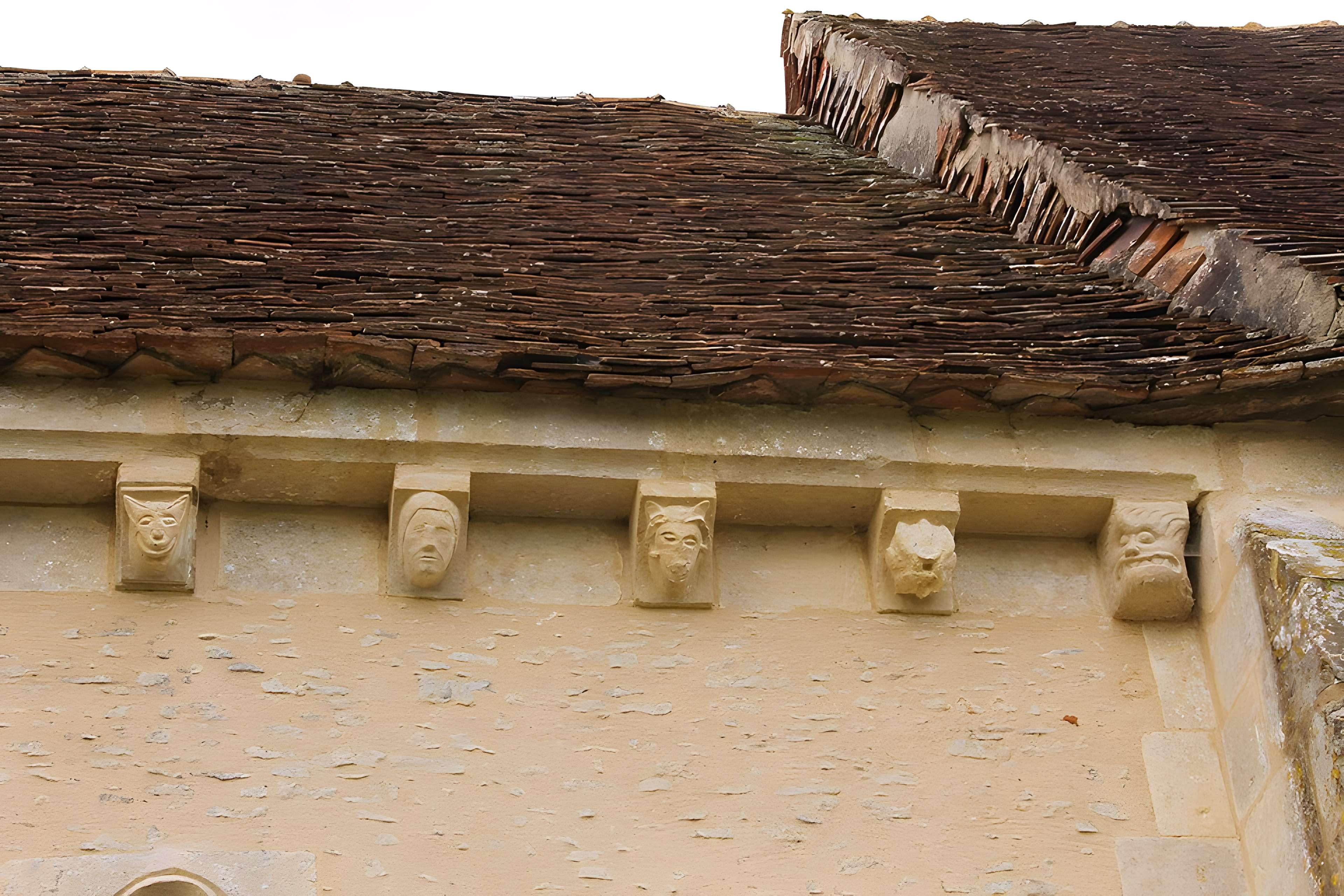 Eglise de Mirebel et son ancien cimetière