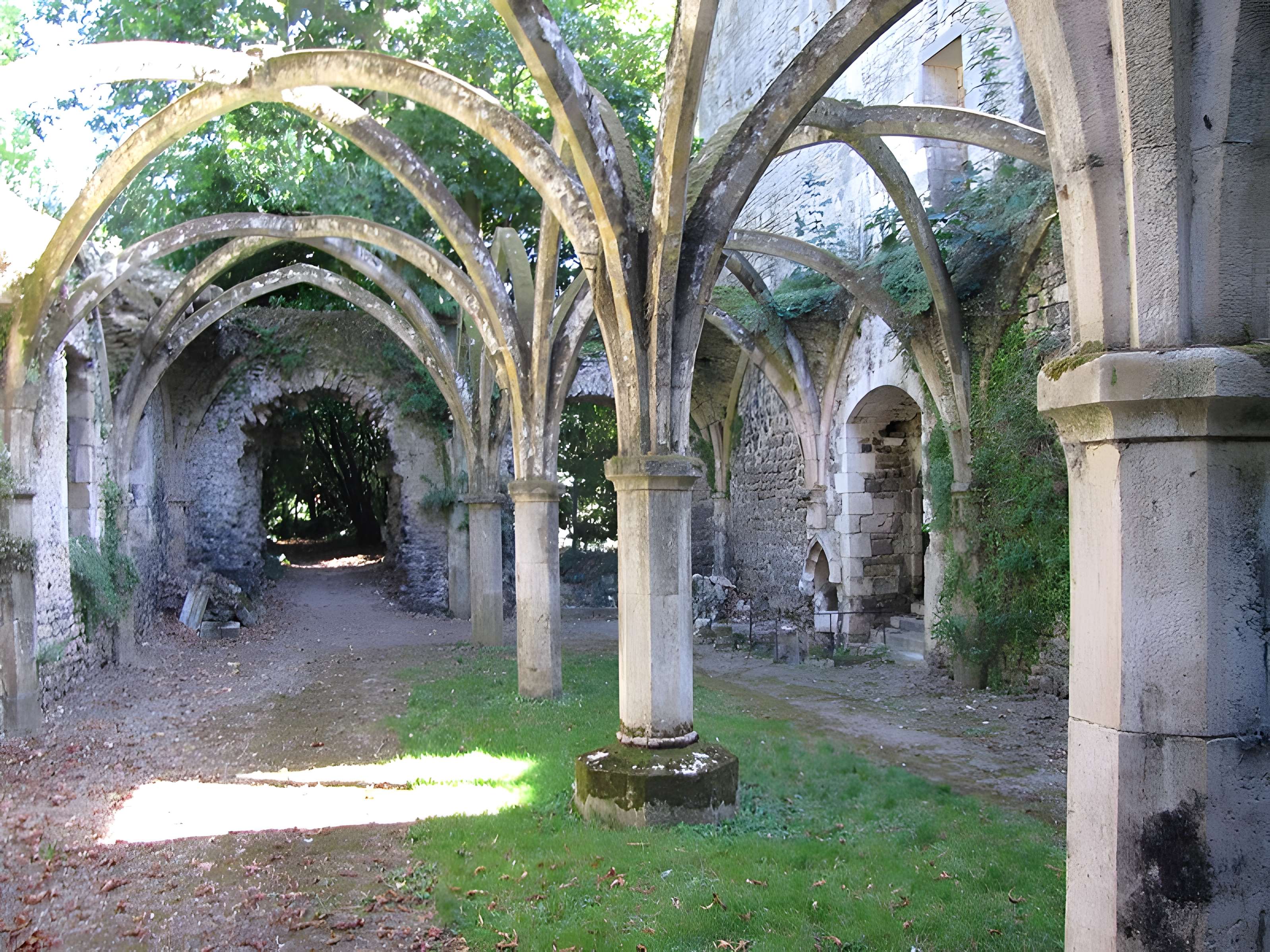Abbaye Royale de Saint Michel en l'Herm