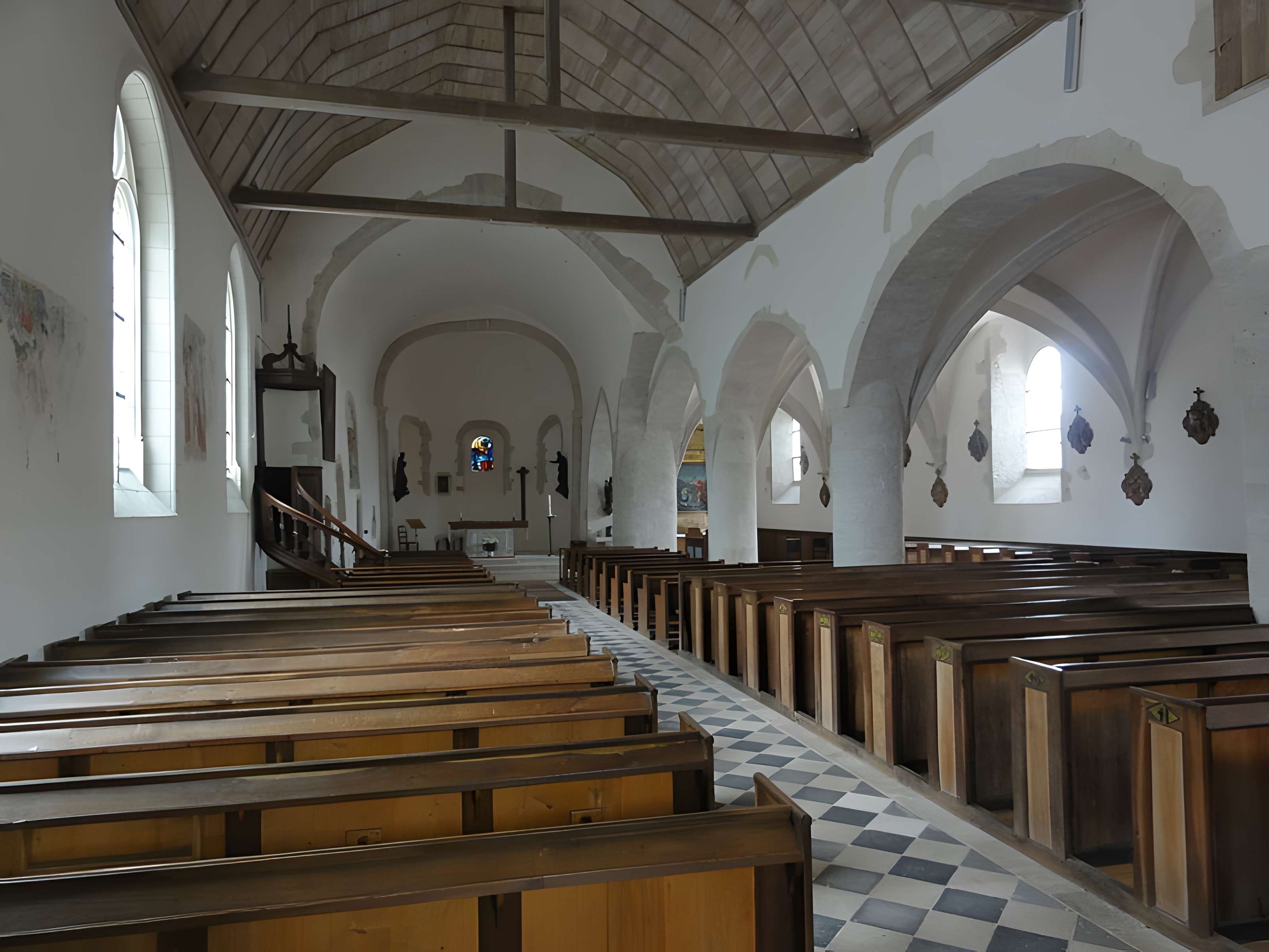 Église Saint-Pierre de Montlivault