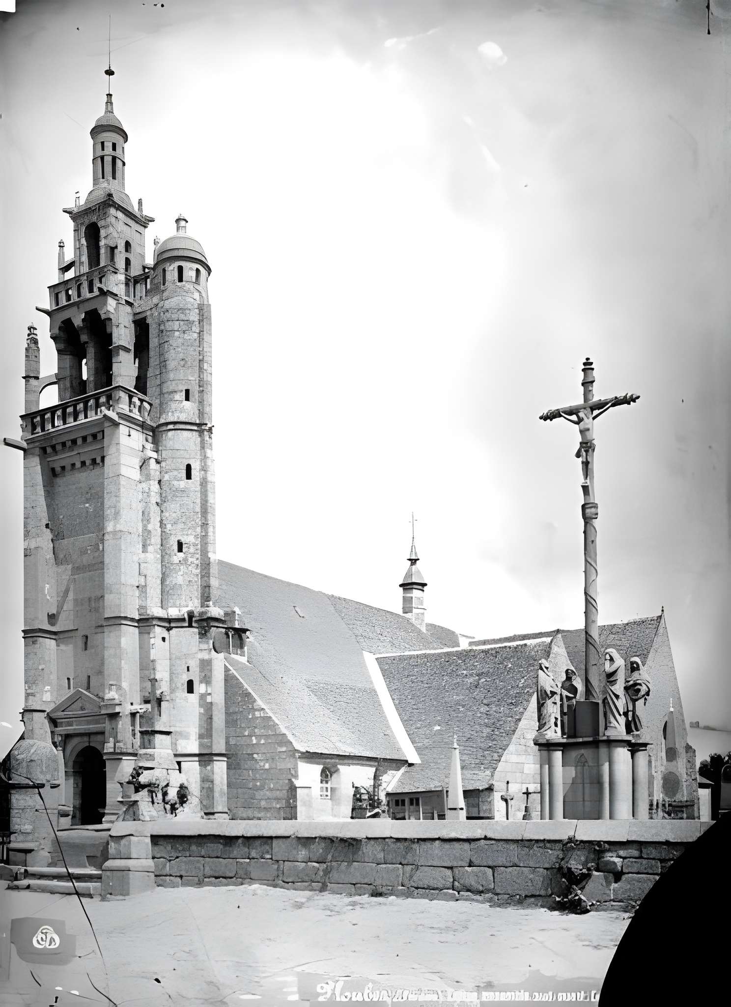 Église Saint-Pierre de Ploubezre 