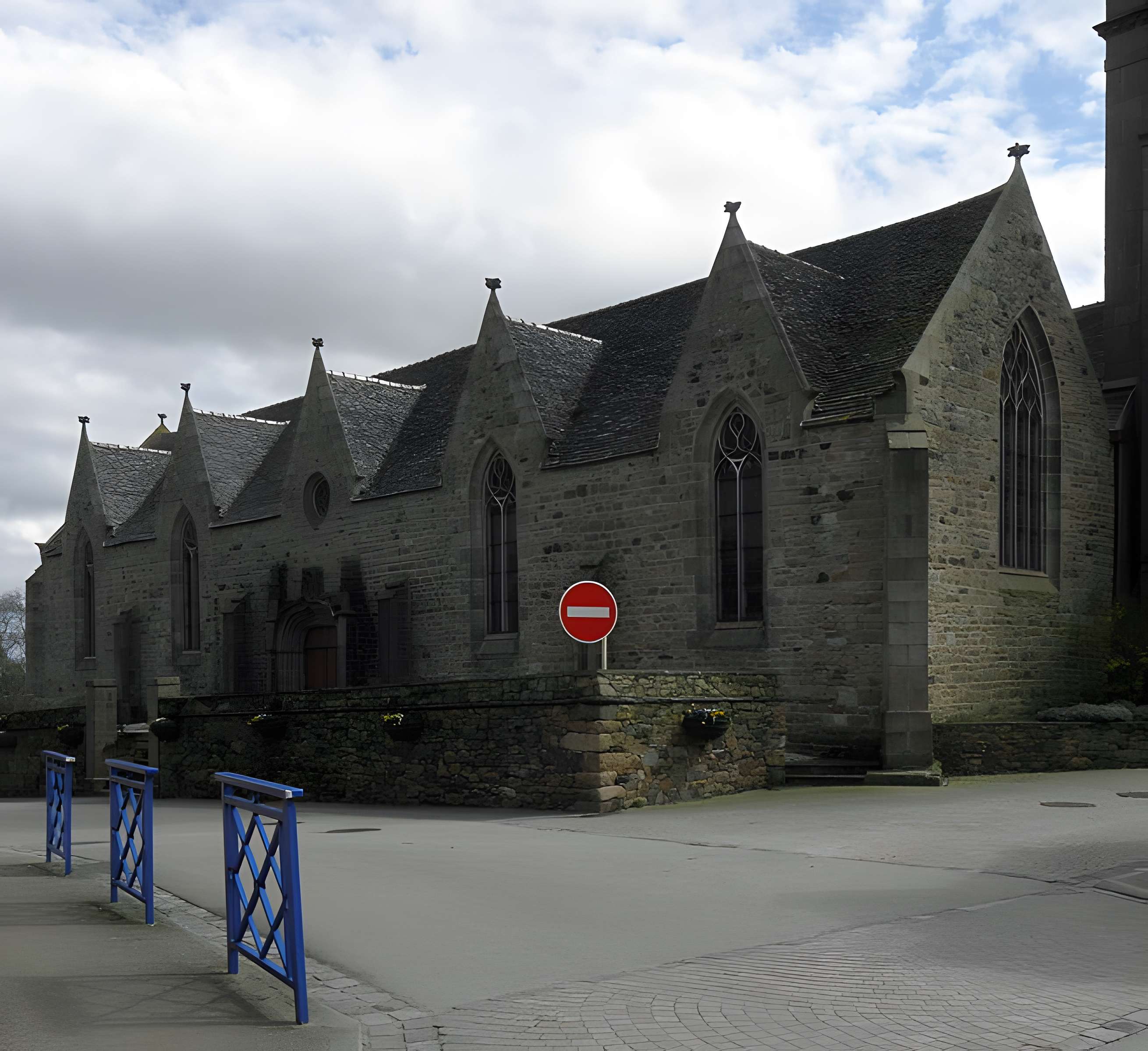 Église Saint-Pierre de Plougasnou