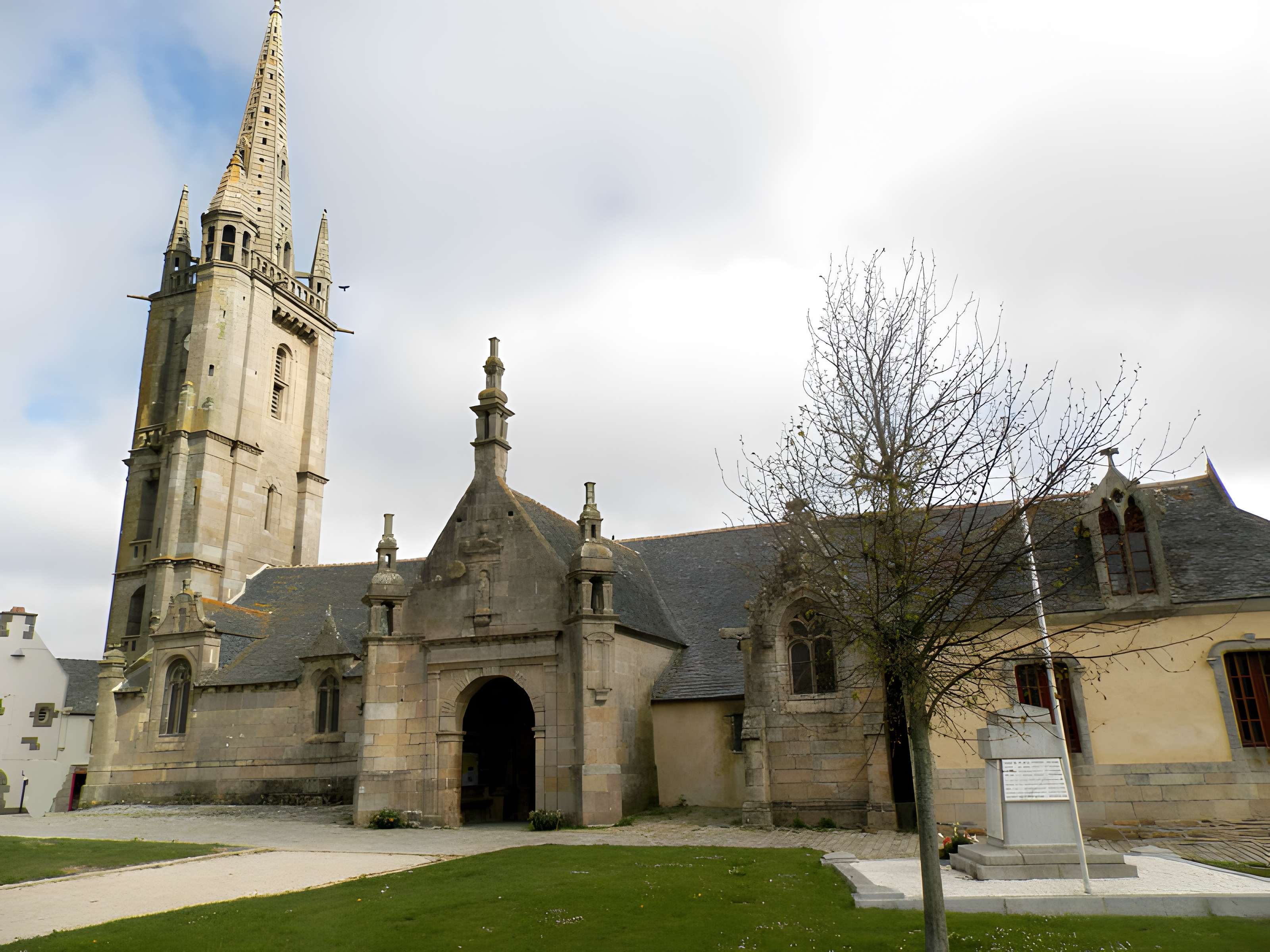 Église Saint-Pierre de Plougasnou