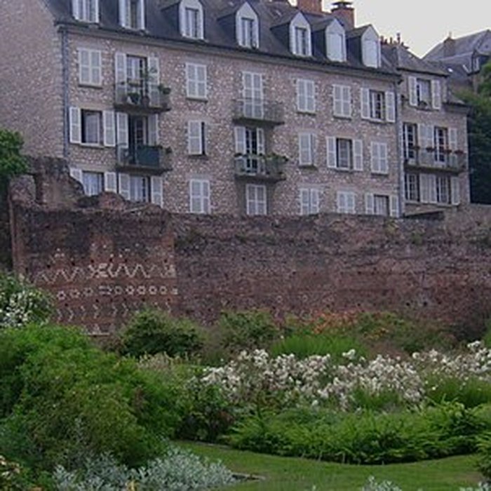 Photo de Enceinte gallo-romaine restes