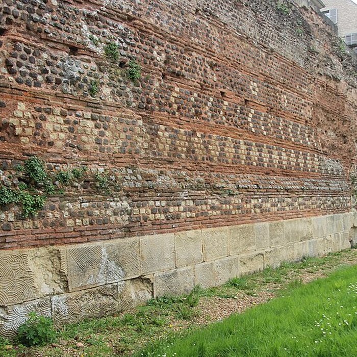 Photo de Enceinte gallo-romaine restes