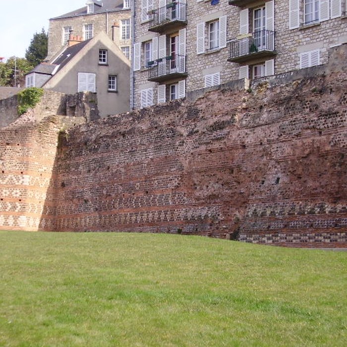 Photo de Enceinte gallo-romaine restes