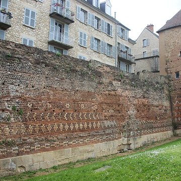 Enceinte gallo-romaine restes