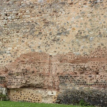 Enceinte gallo-romaine restes