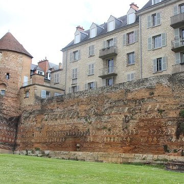 Enceinte gallo-romaine restes