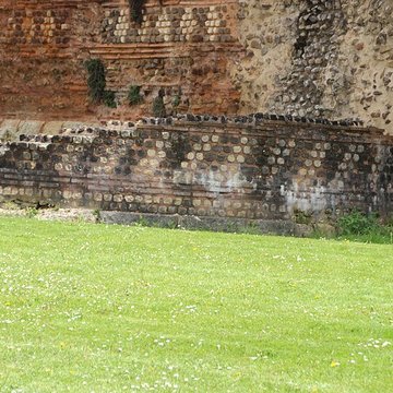 Enceinte gallo-romaine restes