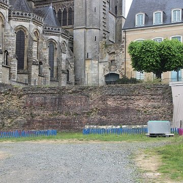 Enceinte gallo-romaine restes