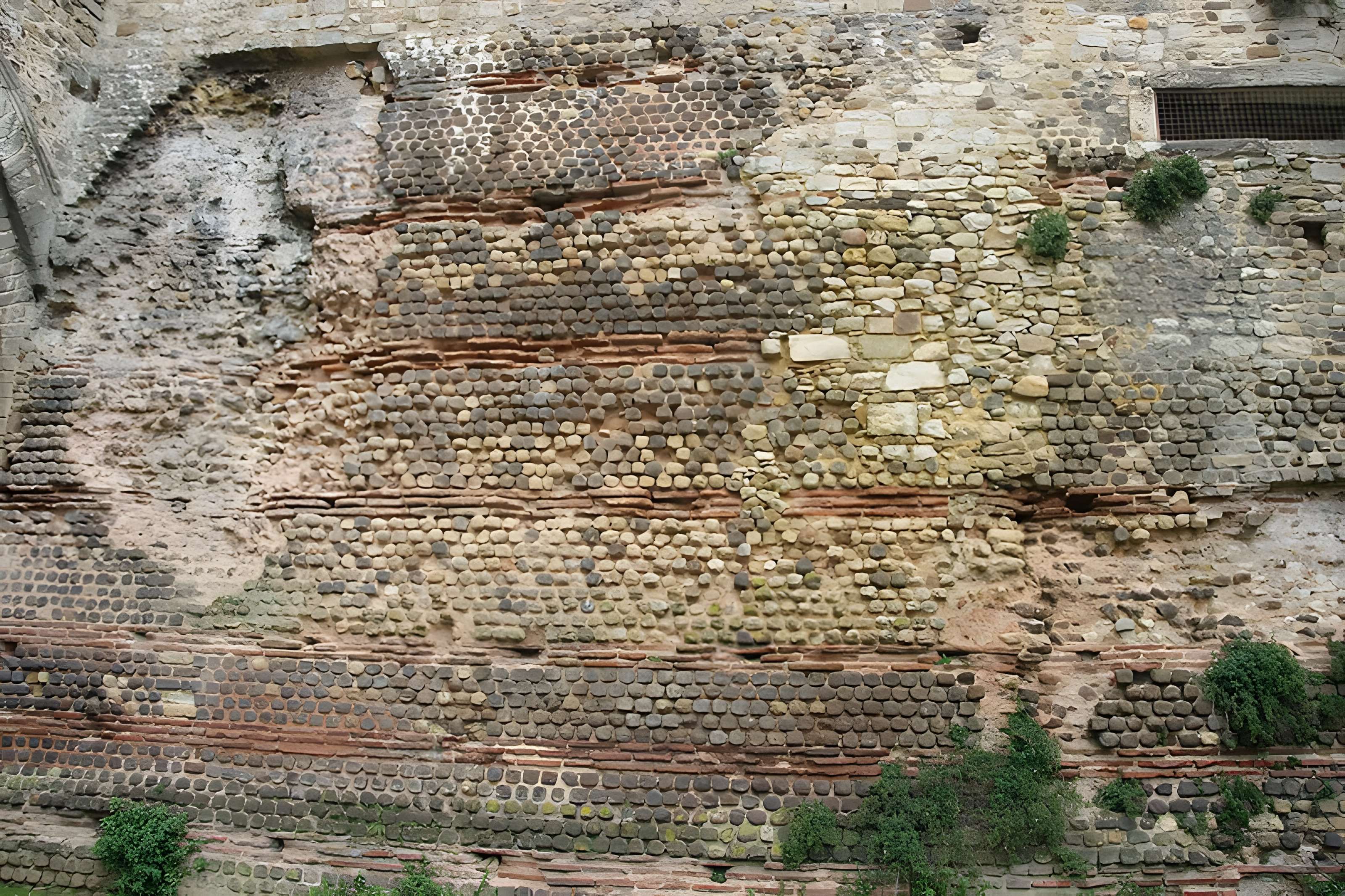 Enceinte gallo-romaine (restes)