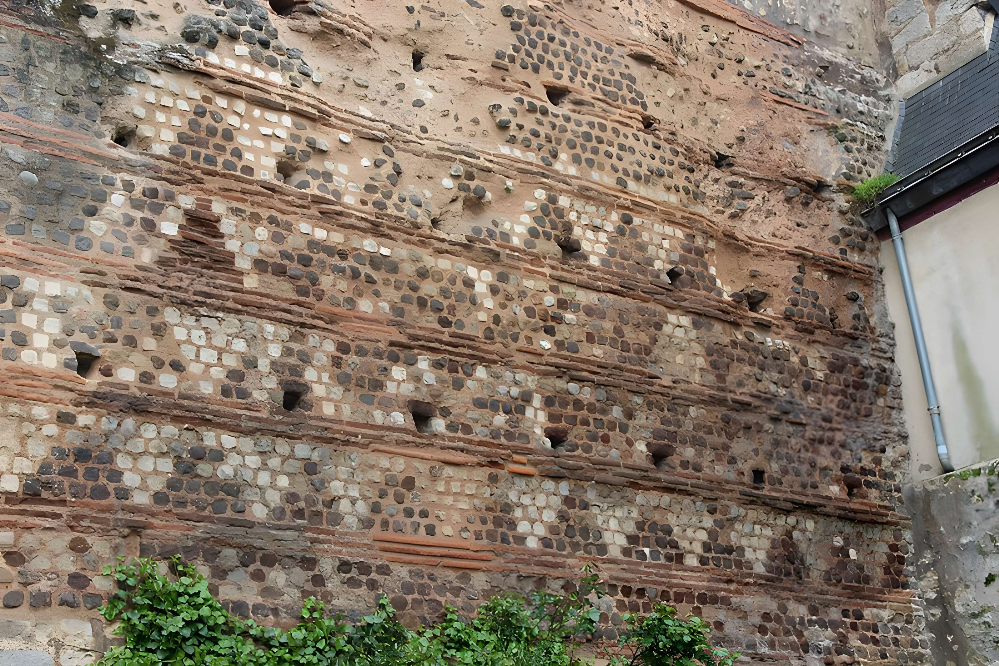 Enceinte gallo-romaine (restes)